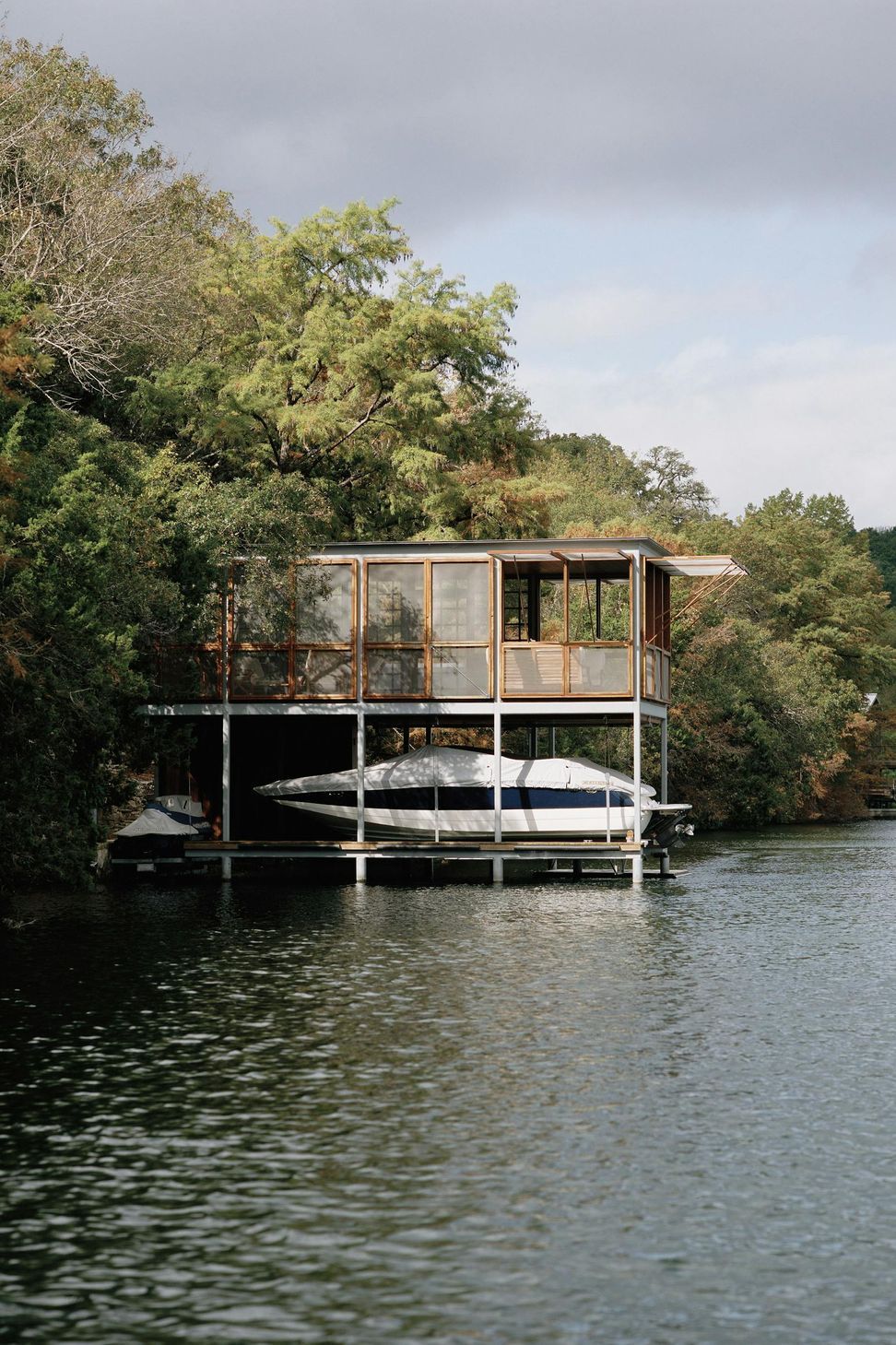 05LakeHousech50221A.jpg