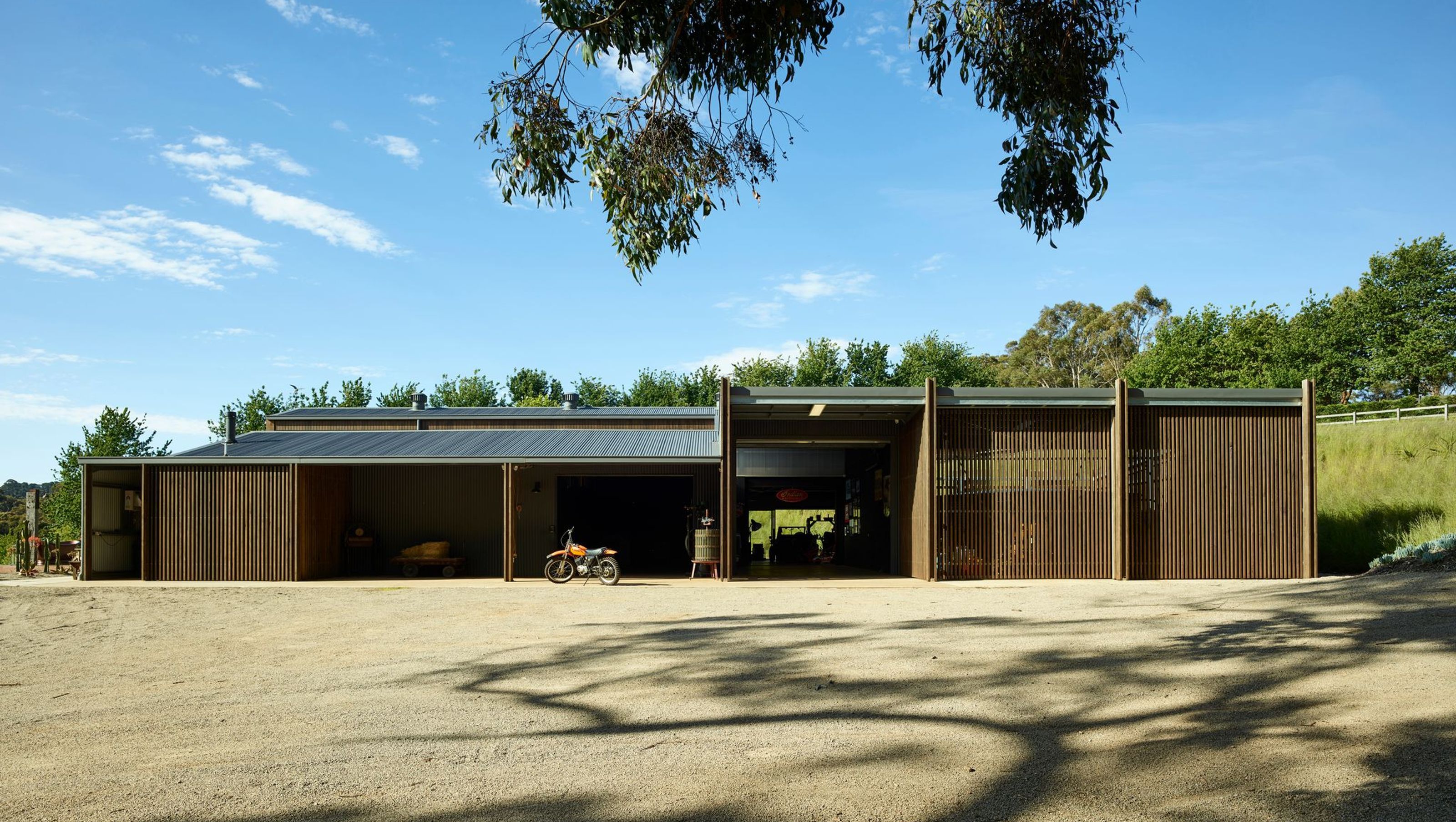 Uber Shed 2