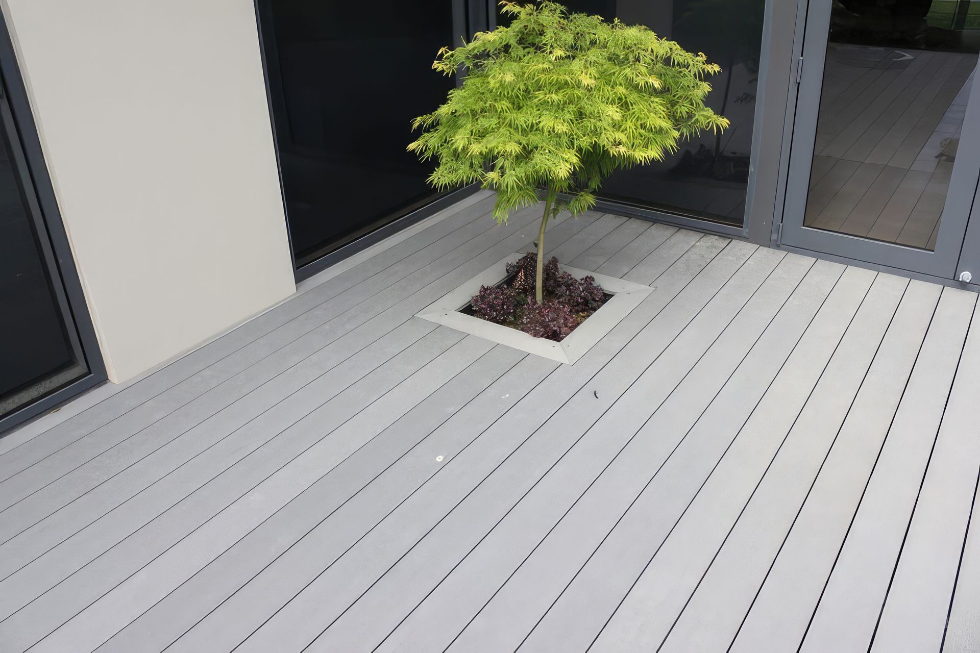 upTree-1-fix-standard-scale-400x.jpg