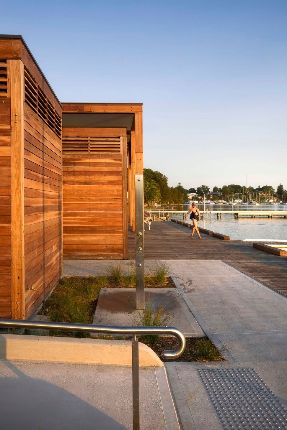 06-Matt-Day-Architect-Matt-Day-Regatta-Foreshore-Toronto-Amenities-Showers-Timber-Cladding-2.jpeg