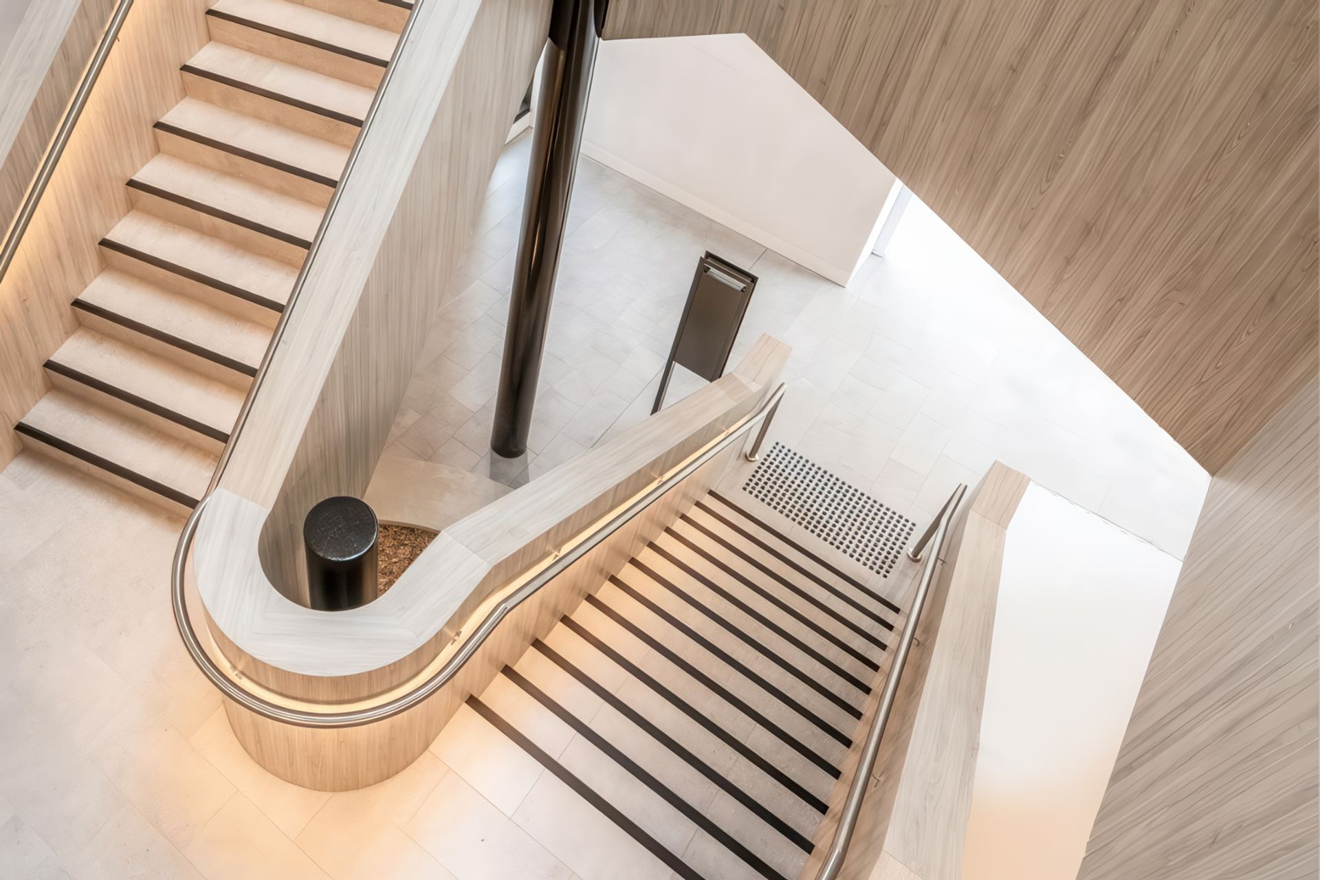 Feature-Stair-Nova-Mid-Grey-600x300-1-gigapixel-low-resolution-v2-2x.jpg