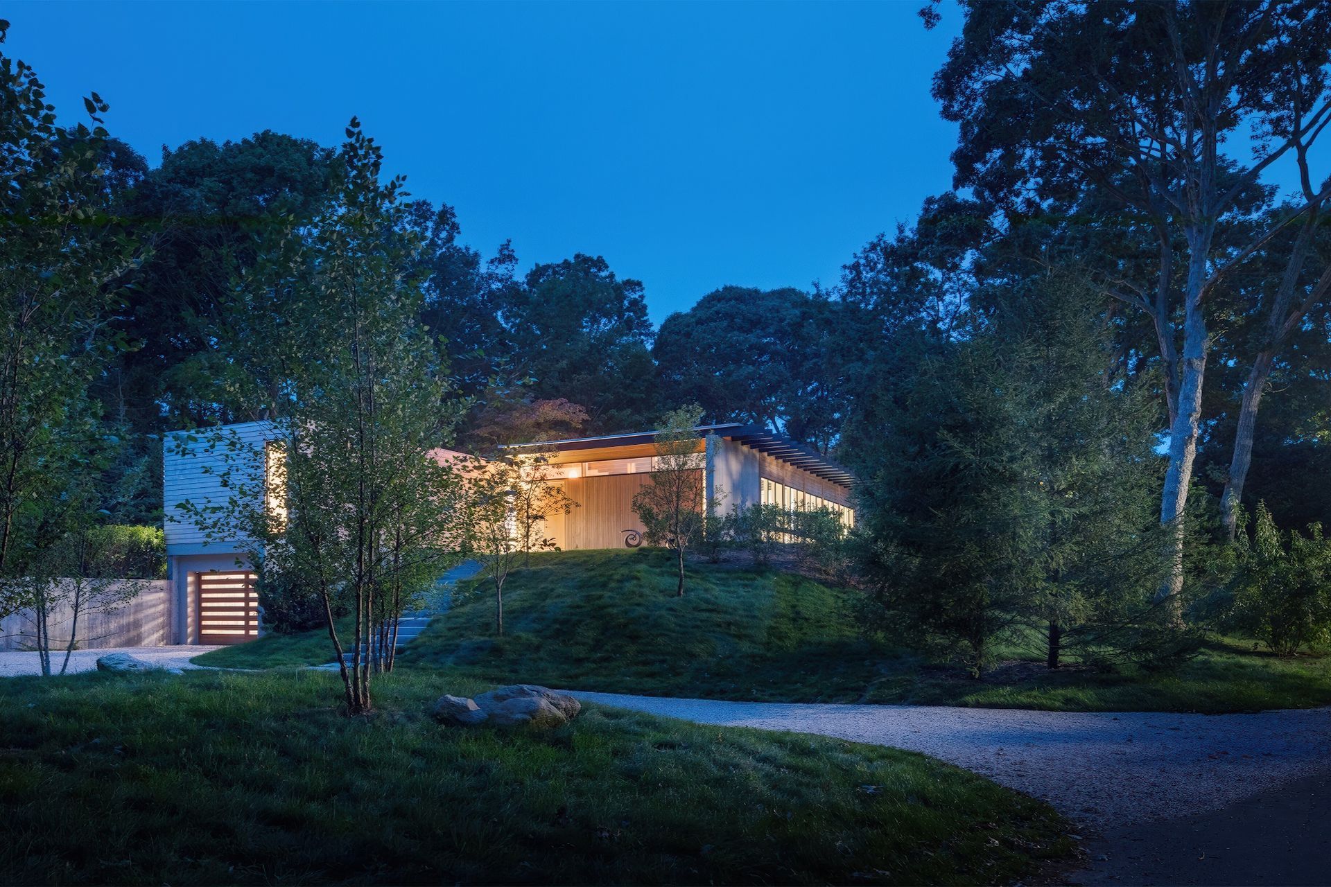 14-redwood-residence-night-03.jpeg