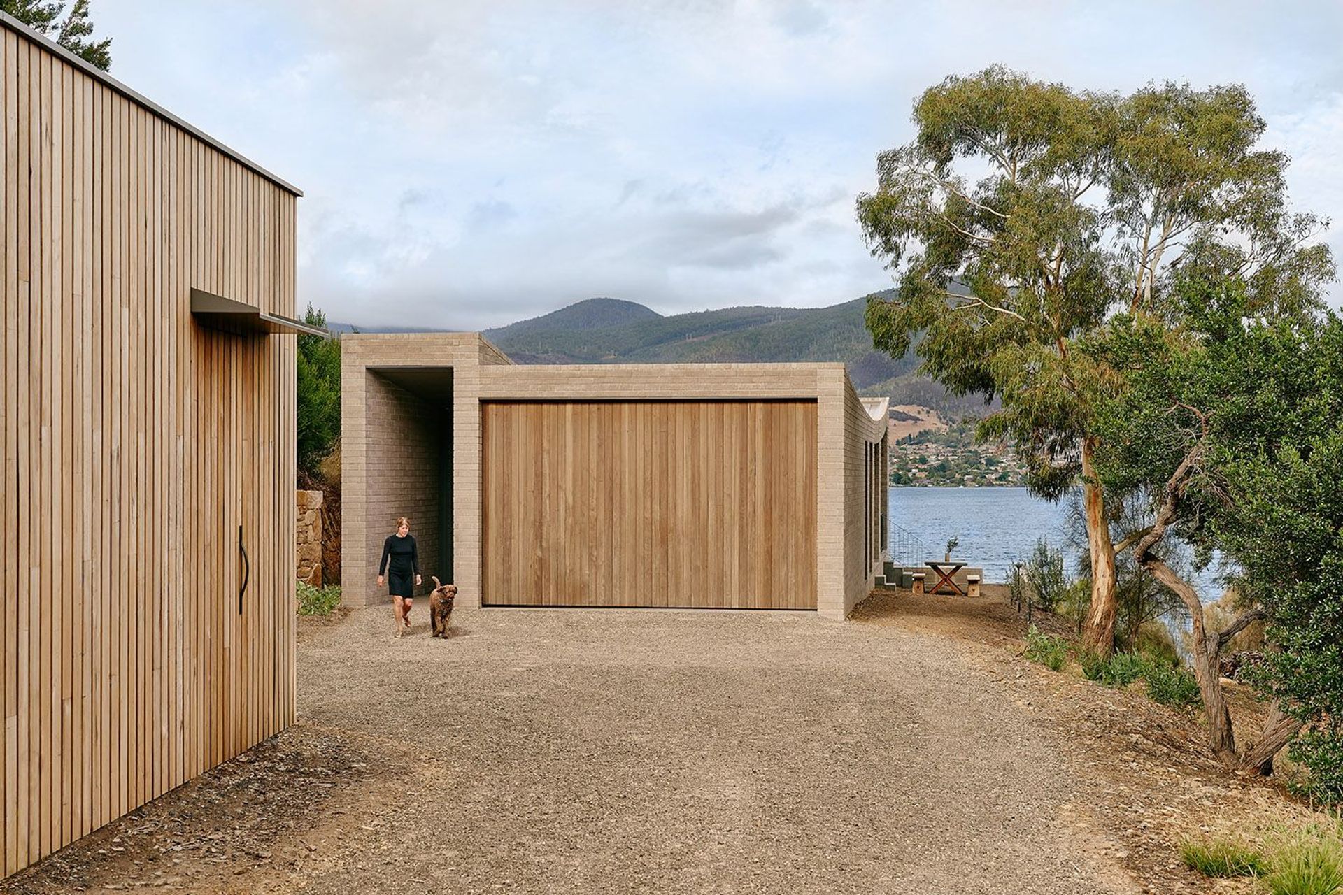 HOUSE AT OTAGO BAY