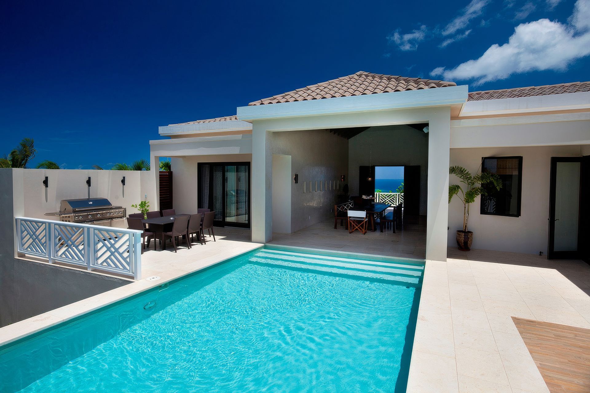 cielo-rear-deck-pool-upscaled-by-Replicate.jpg