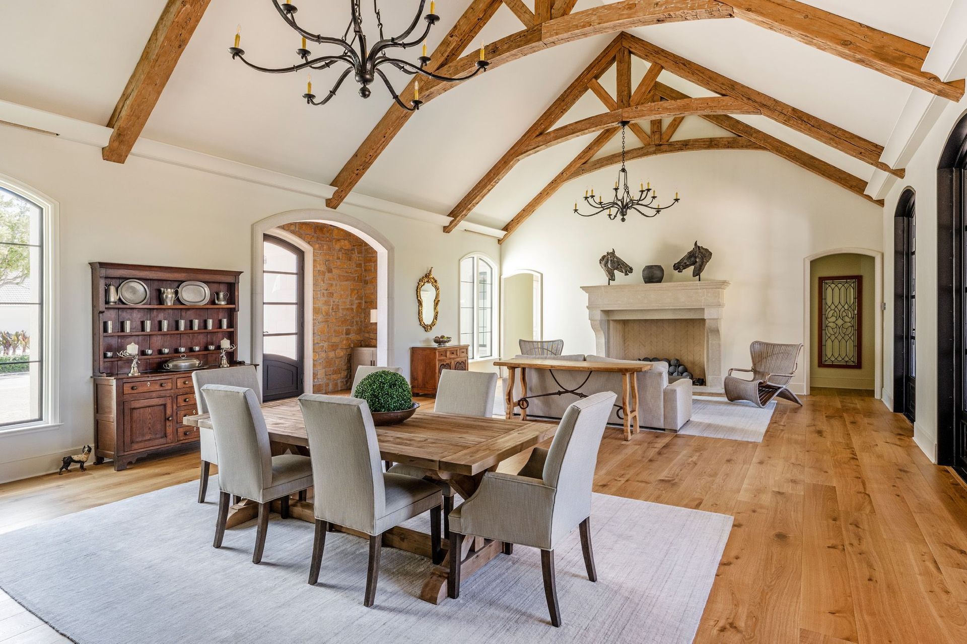 french-countryside-dining-room-wood-beams.jpg