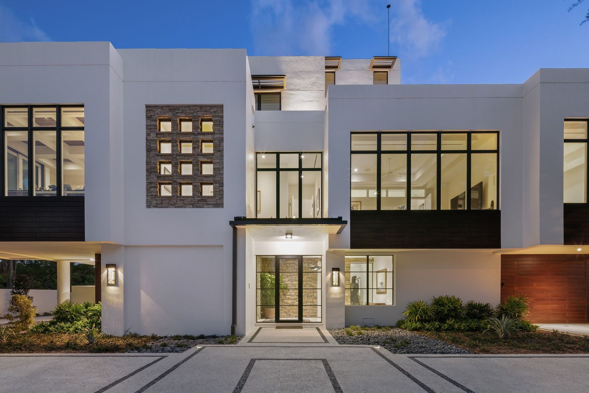 modern-sarasota-waterfront-home-entry.jpg
