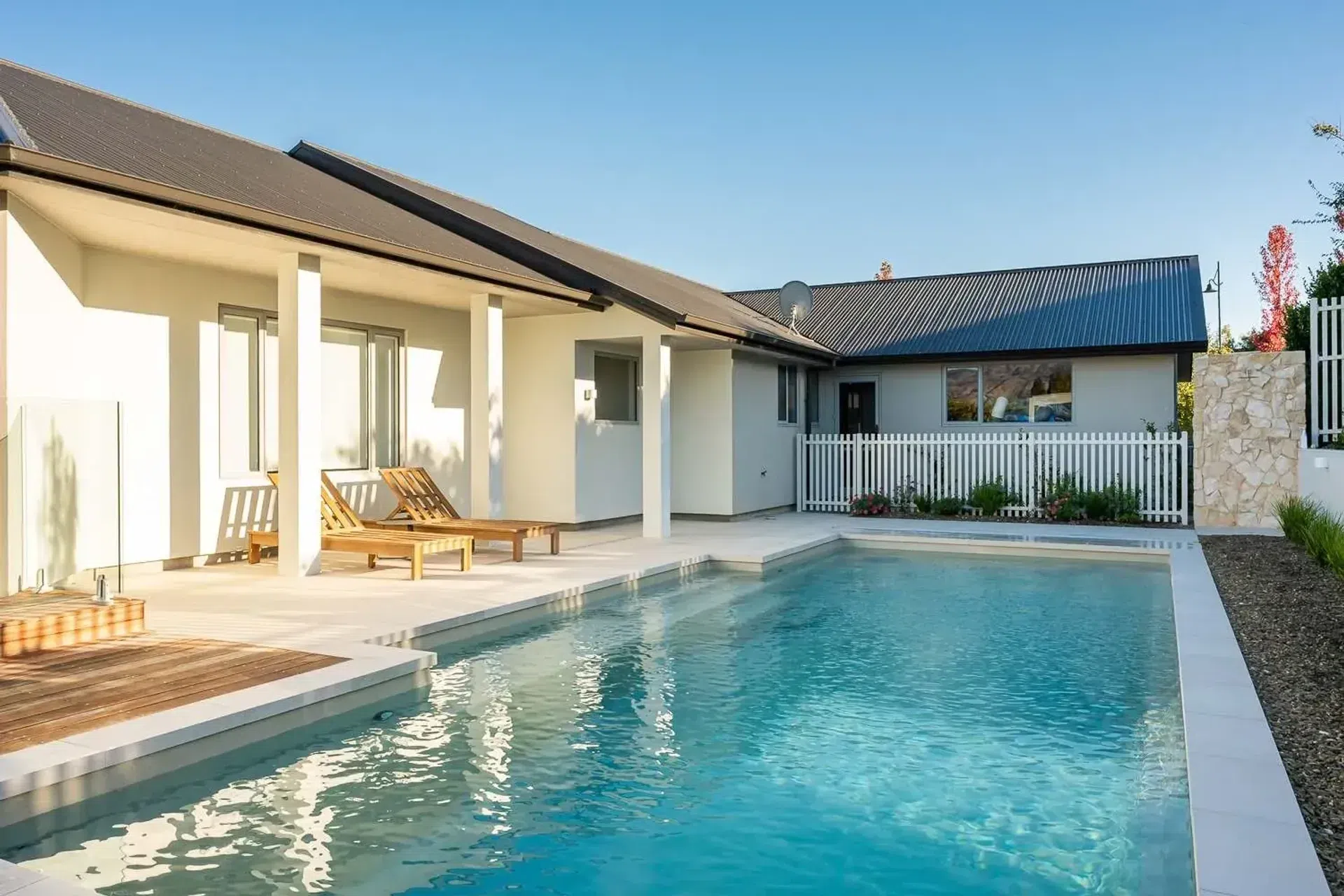 projects-peninsula-poolscape-web-08.webp