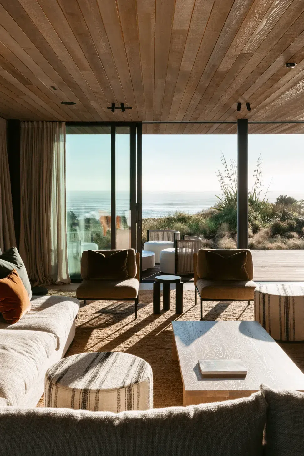 the-retreat-papamoa-living-04.webp