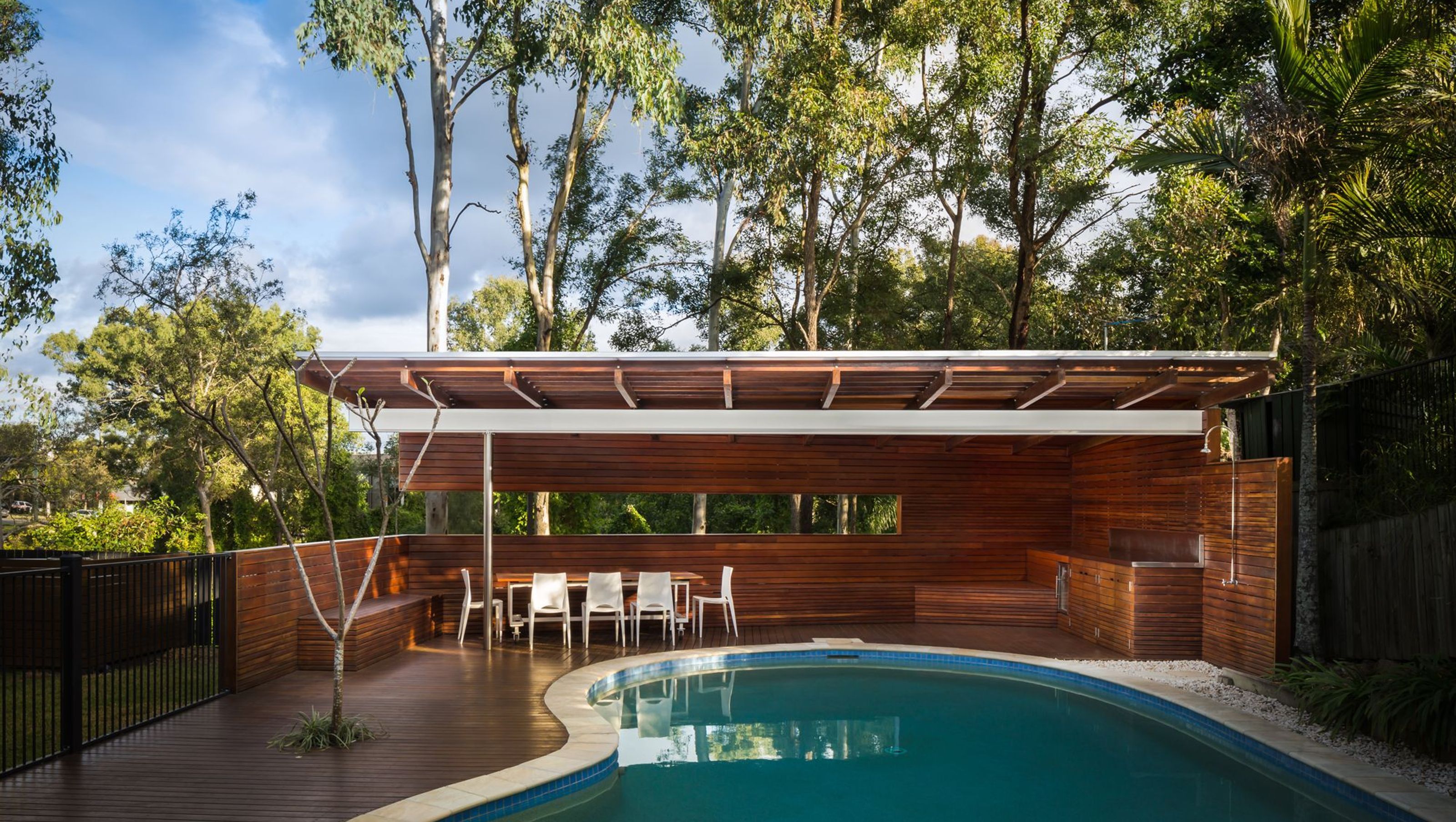 Yeerongpilly Poolhouse