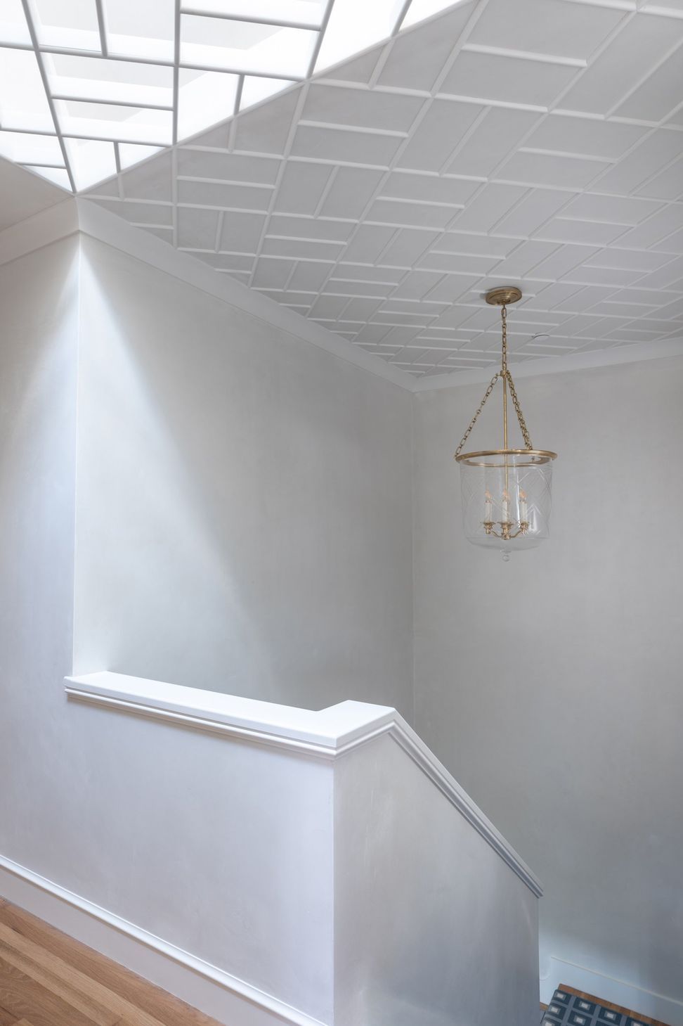 8Pemberton-HeightsCuppett-Kilpatrick-Architecture-and-Interior-Designelegant-stairwell-decorative-ceiling-brass-pendant-light-austin-tx.jpg
