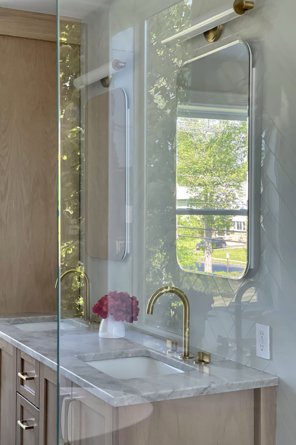 imgi6Bath3-ap-compressed-upscaled-by-Replicate.jpg