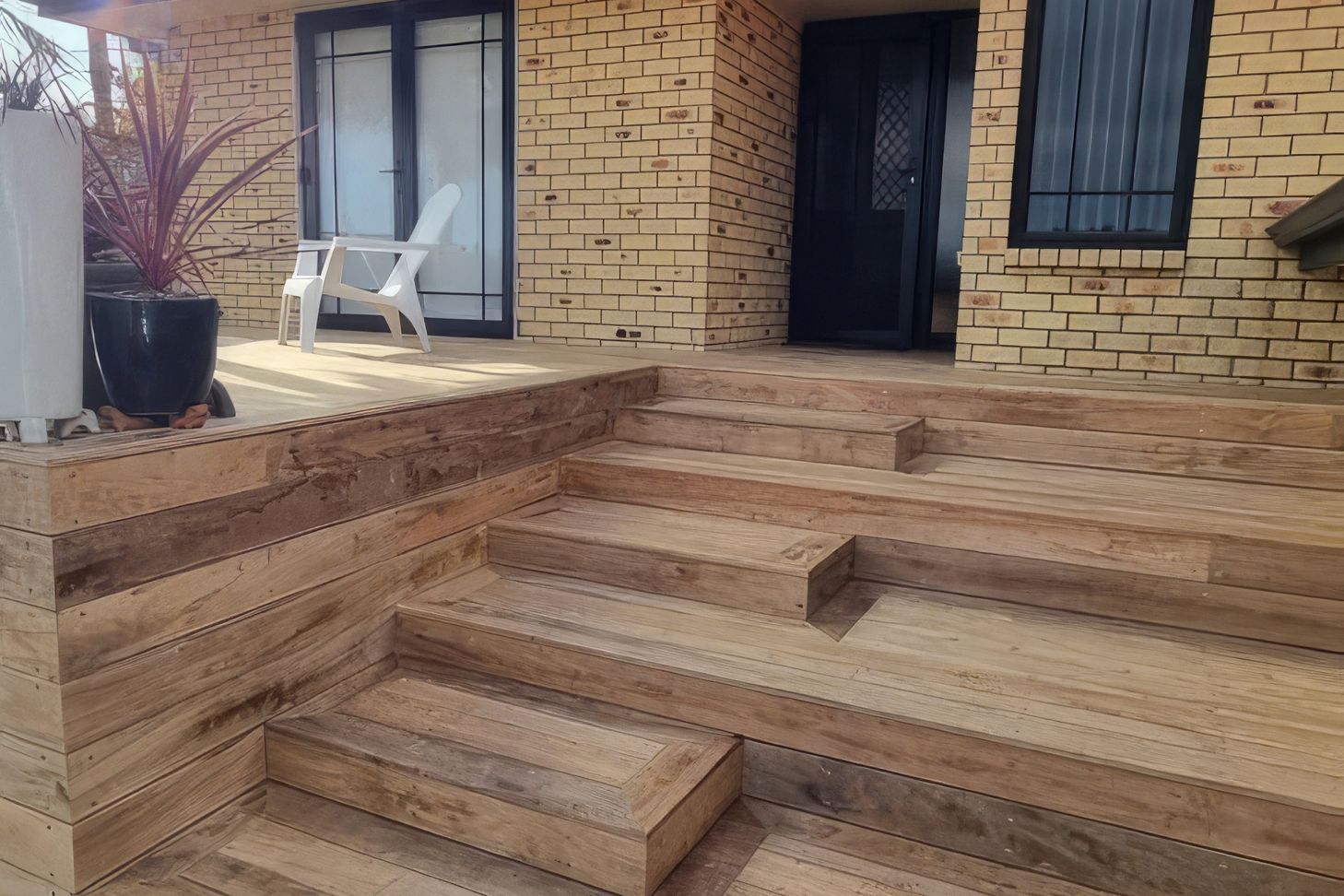 upnew-front-deck-build-manly-beach-findlay-residential-Yan7PKND9VizVerg-fix-standard-scale-400x.jpg