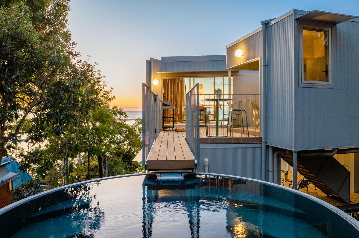 Cantilever House