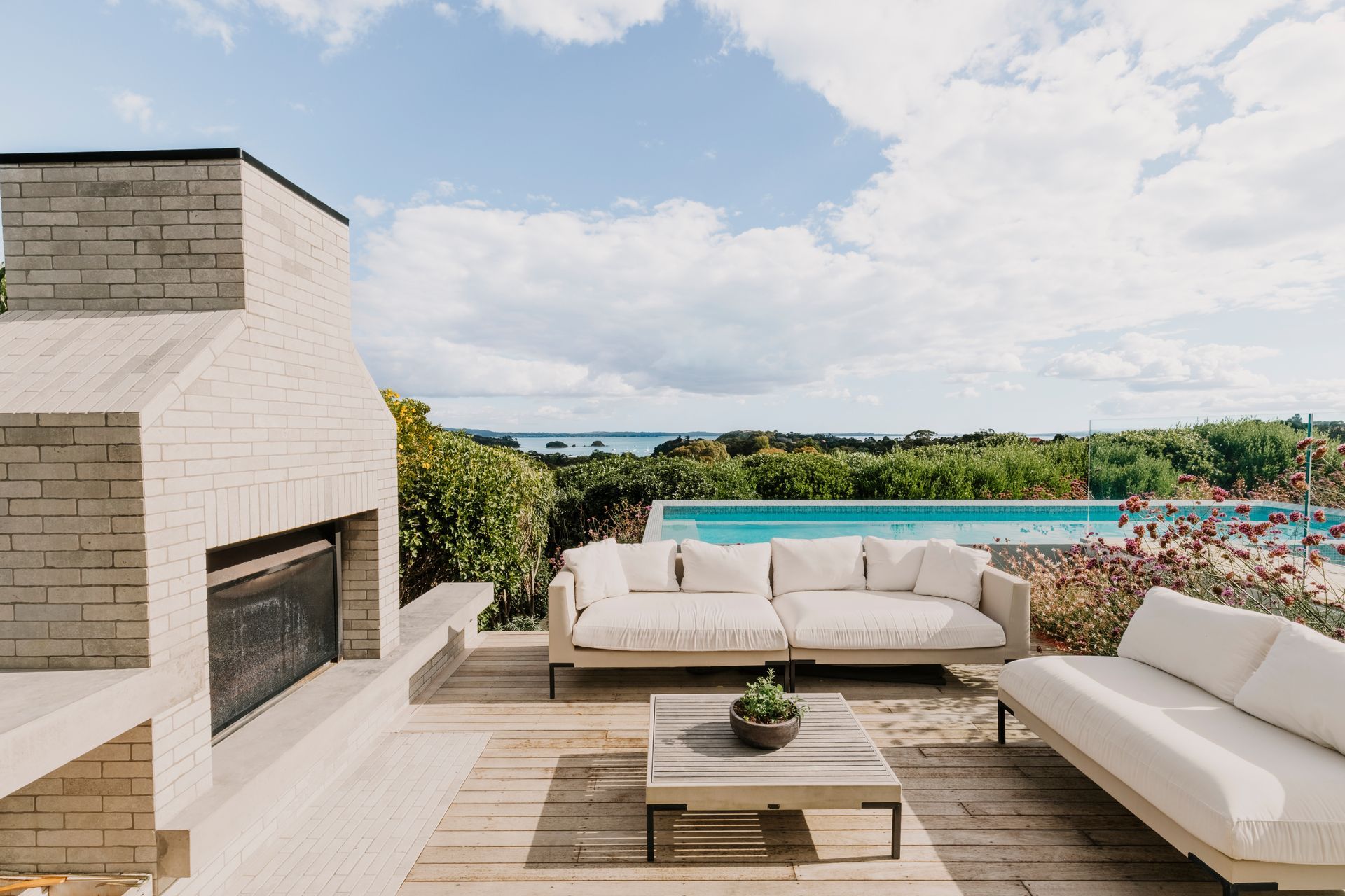 AMArchitectsWaihekeMCrawfordMCP1173-HDR-2.jpg