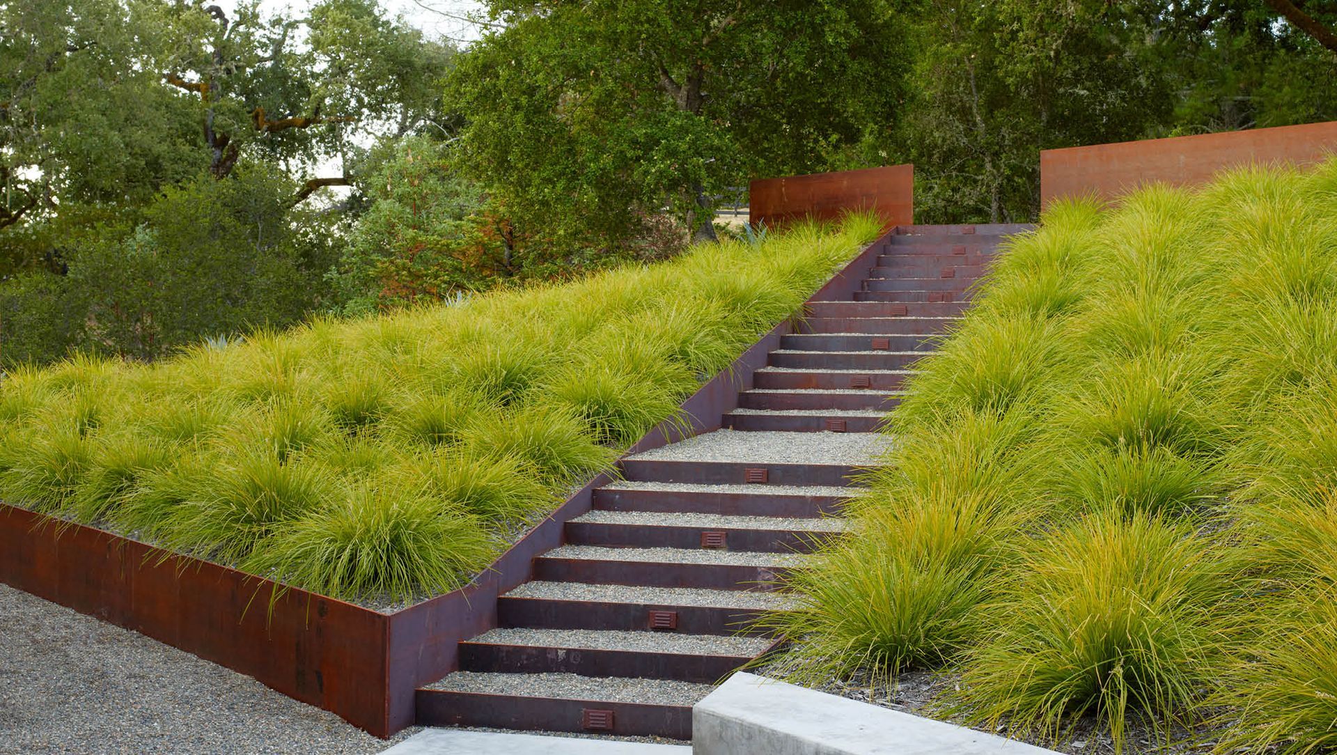 Blurring the Garden's Edge | Geyserville Residence banner