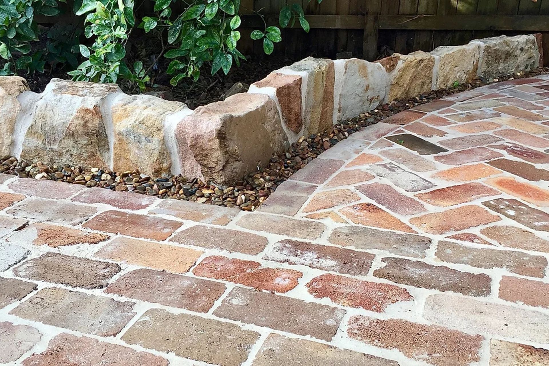 SANDSTONE EDGE