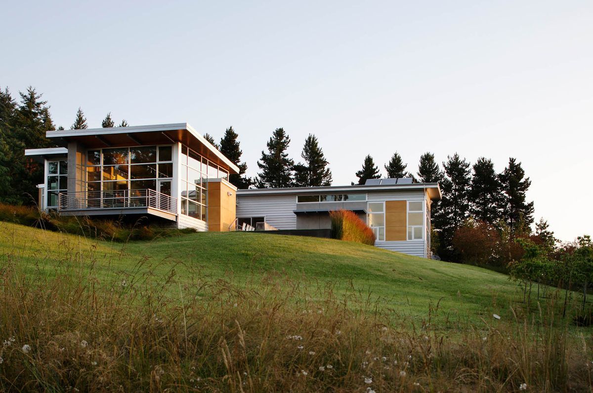 Rhythmic Arrangement | Walnut Residence