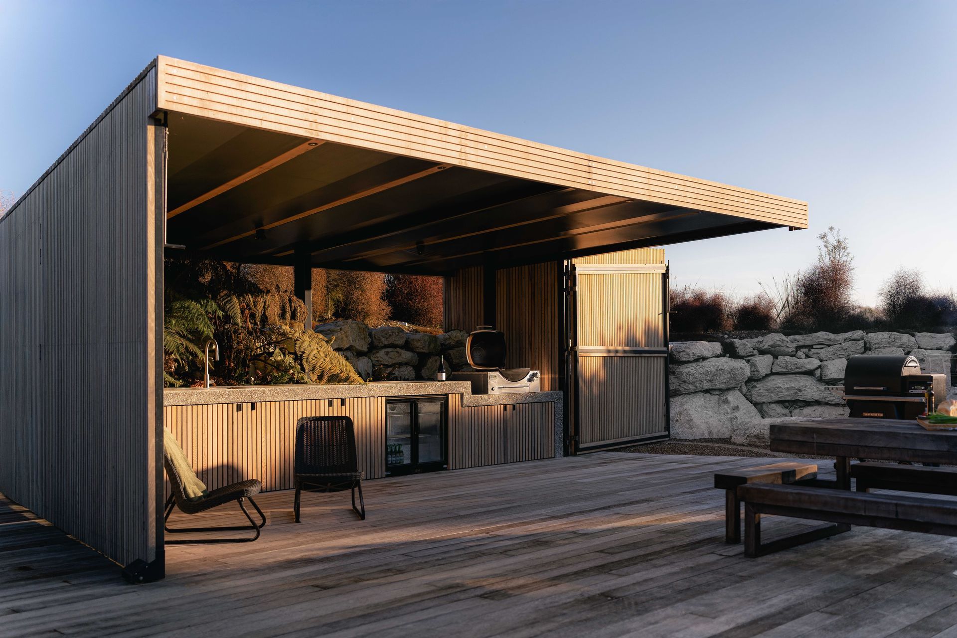 henry-blakely-landscapes-custom-outdoor-kitchen-christchurchjpg.jpg
