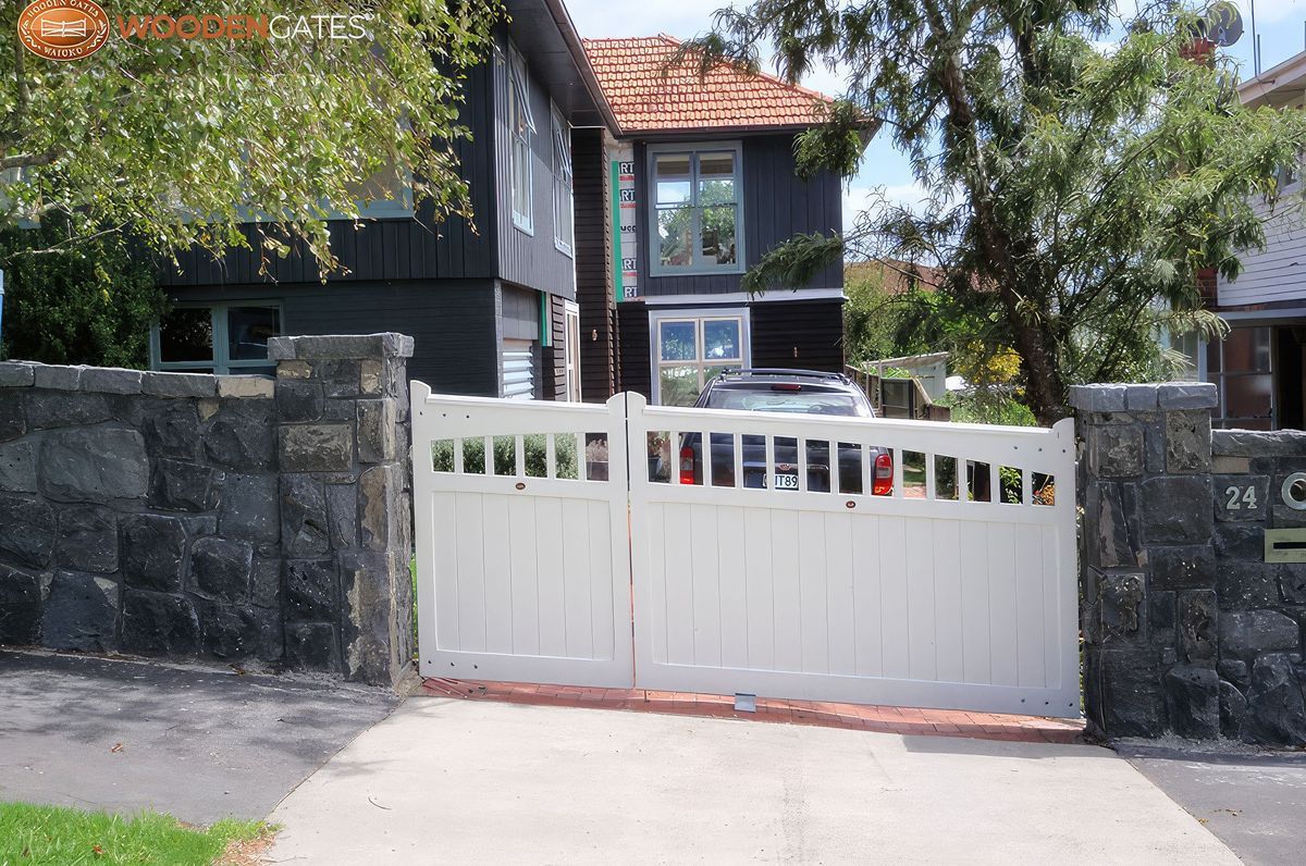 Hampton | Traditional Style Gates