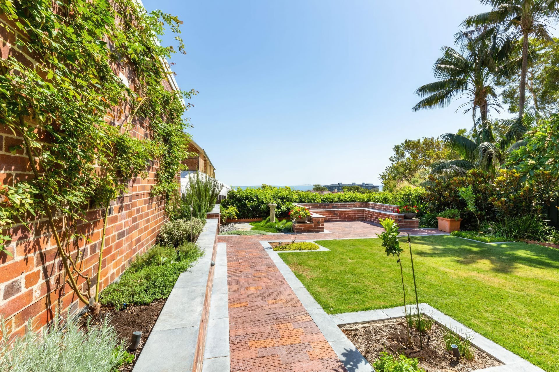 upLandscape-design-Newcastle-The-Hill-3-fix-standard-scale-200x.jpg