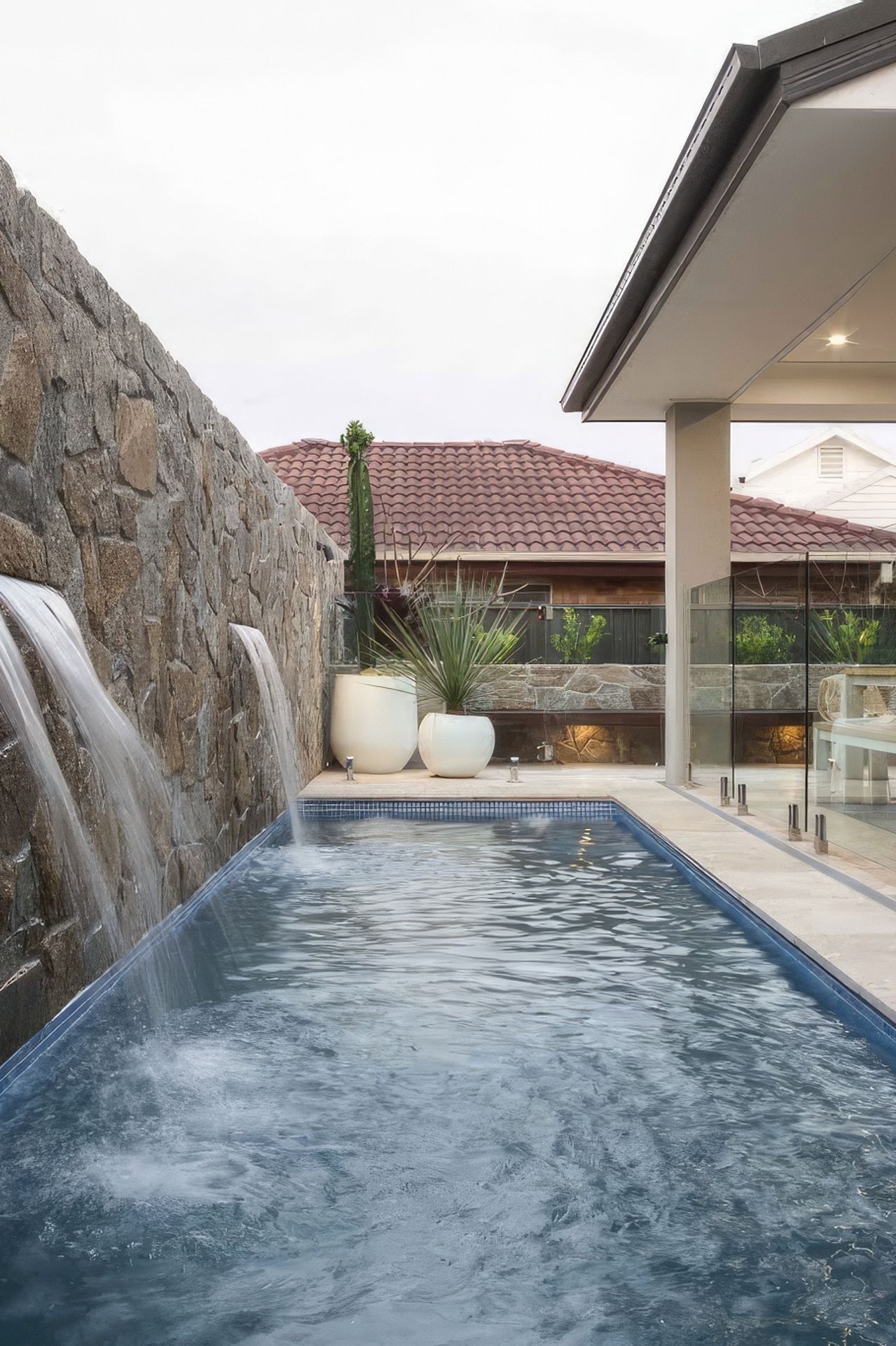 upRose-St-Merewether-Backyard-Plunge-Pool-01-1024x683-fix-standard-scale-200x-v4.jpg