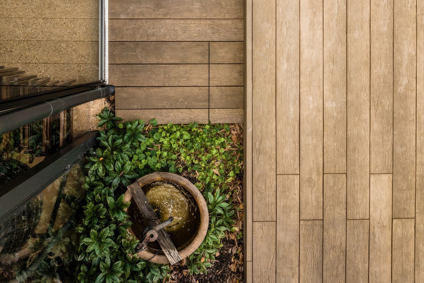 vintage-garden-deck-5-gigapixel-standard-scale-200x.jpg
