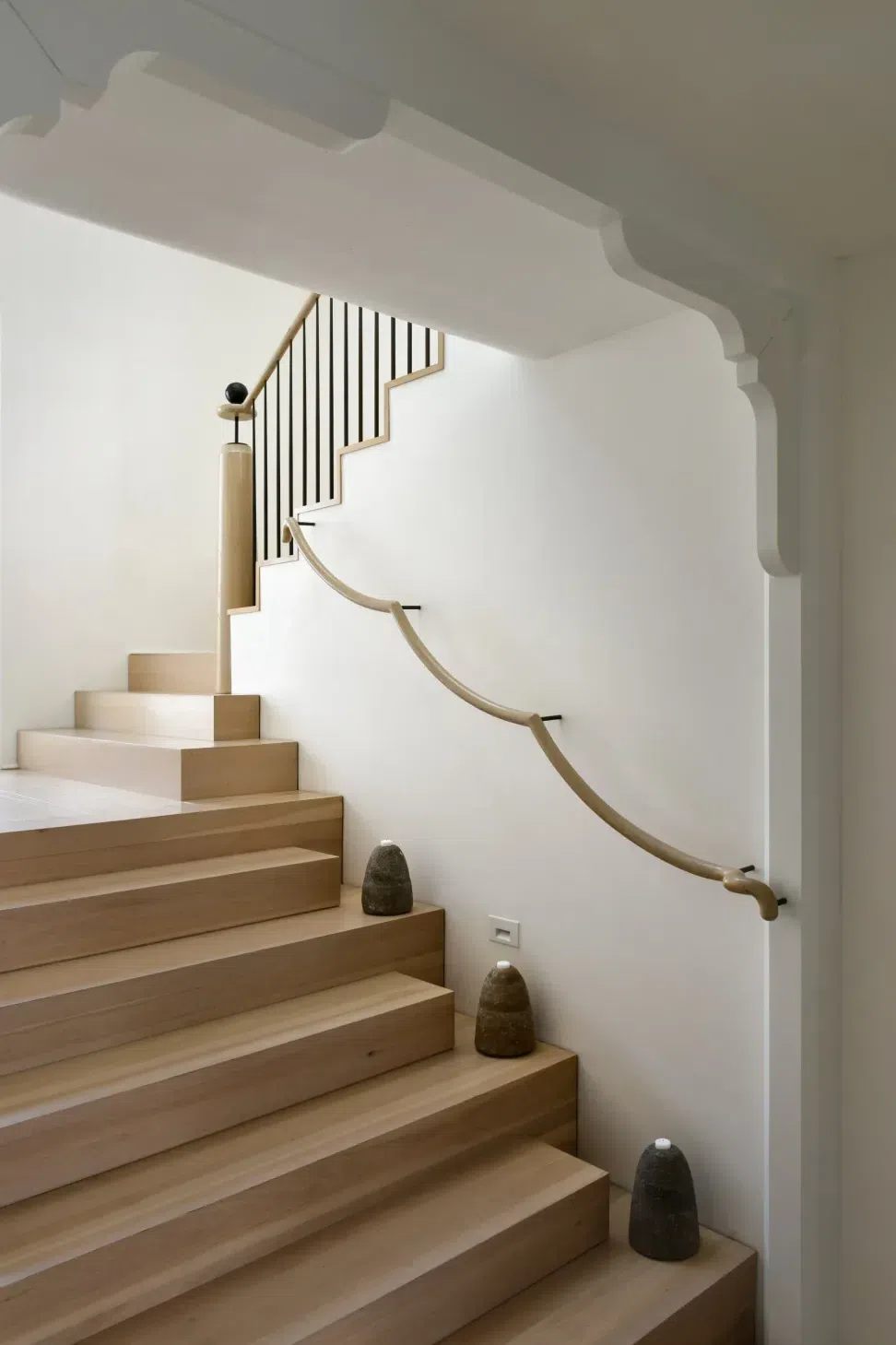 Alys182SeaGardenEntryStairsUpDetail.webp