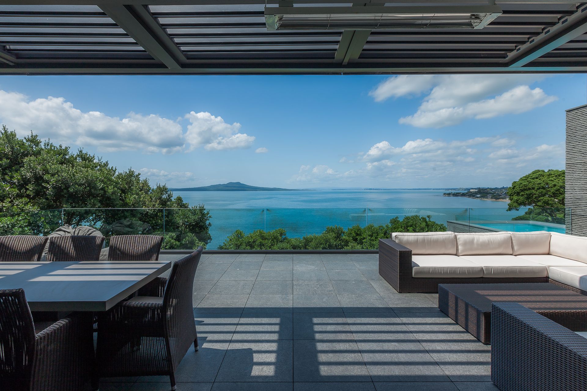 Castor-bay-house-1-v2.jpg
