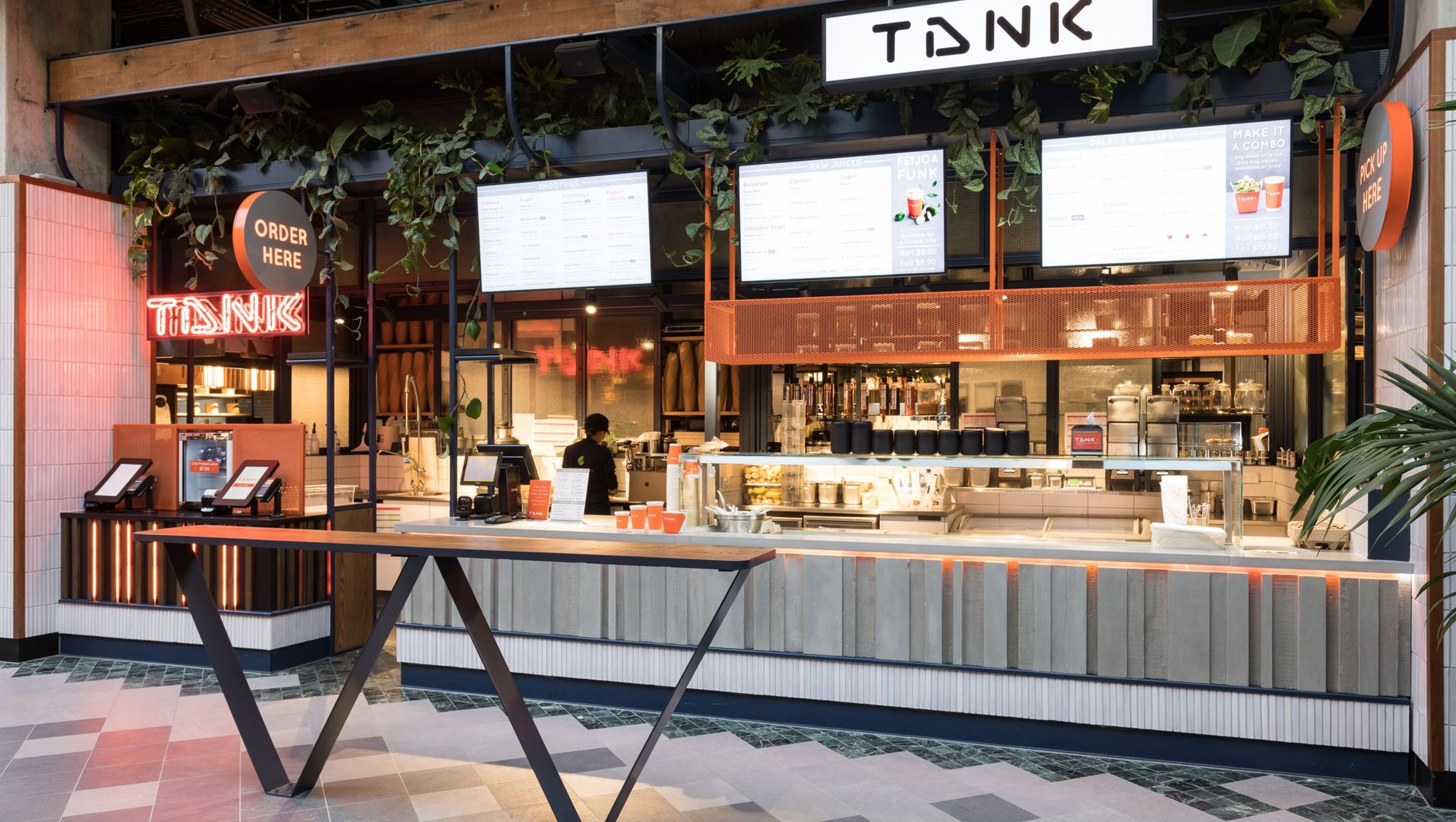Tank Commercial Bay
