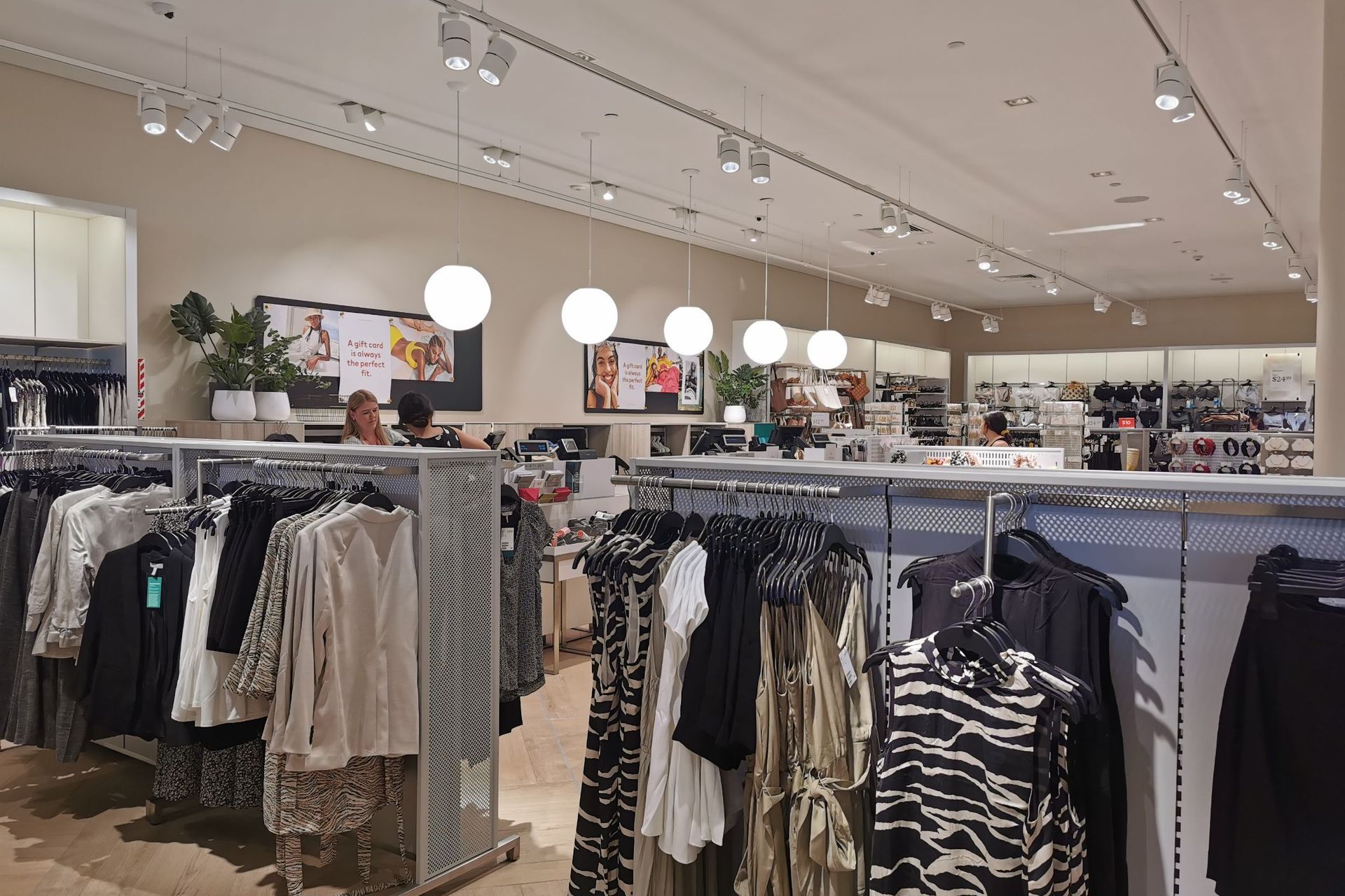 H&amp;M Westfield New Market