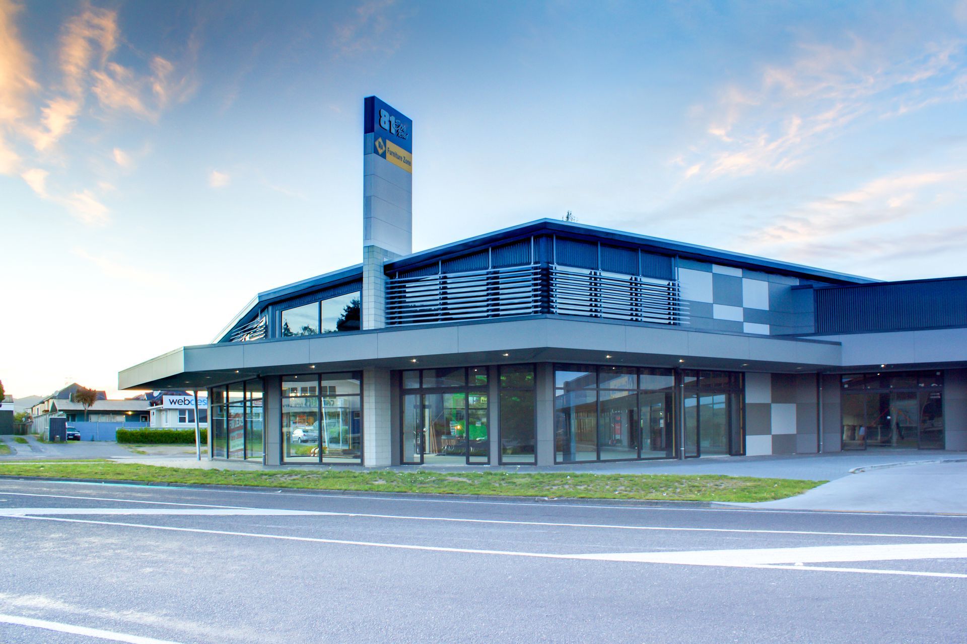 Spa Road Commercial