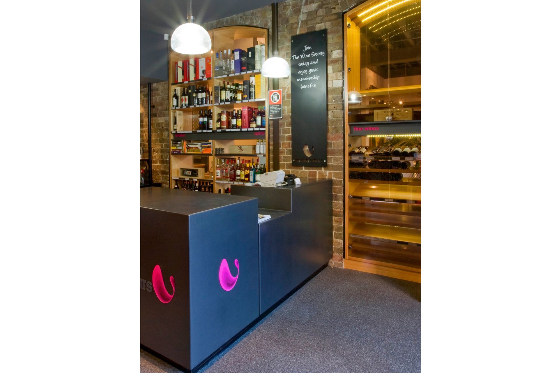 The-wine-society-photo-template-for-project-pages-10.jpg