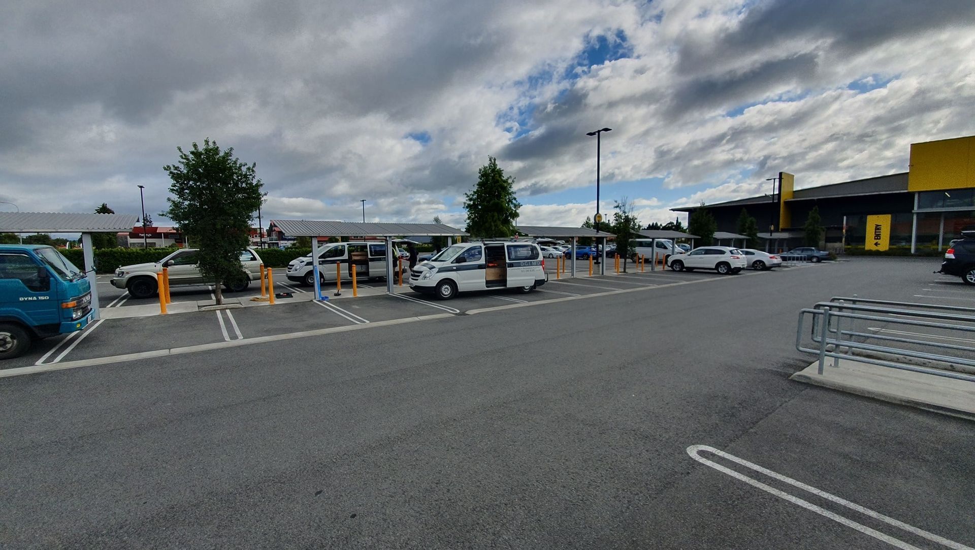 Rangiora Pak'nSave Parking Bollards banner