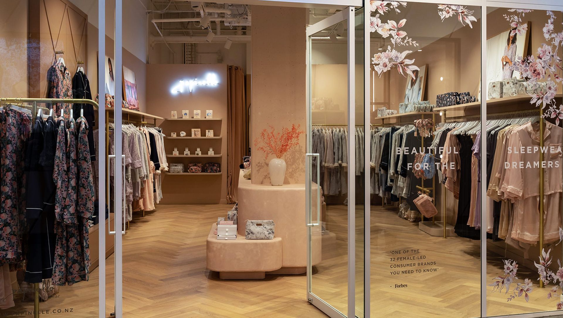 Papinelle Commercial Bay banner