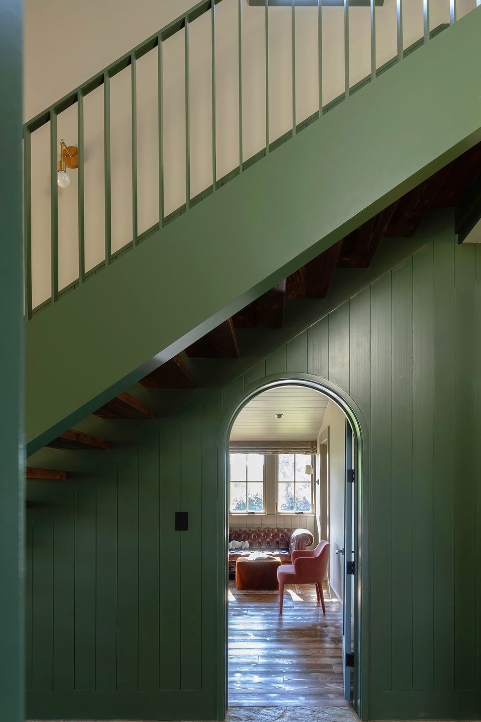 12HomeontheRangeCuppettKilpatrickArchitectureandInteriorDesigngreen-wood-wall-stone-tile-wood-floor.jpg