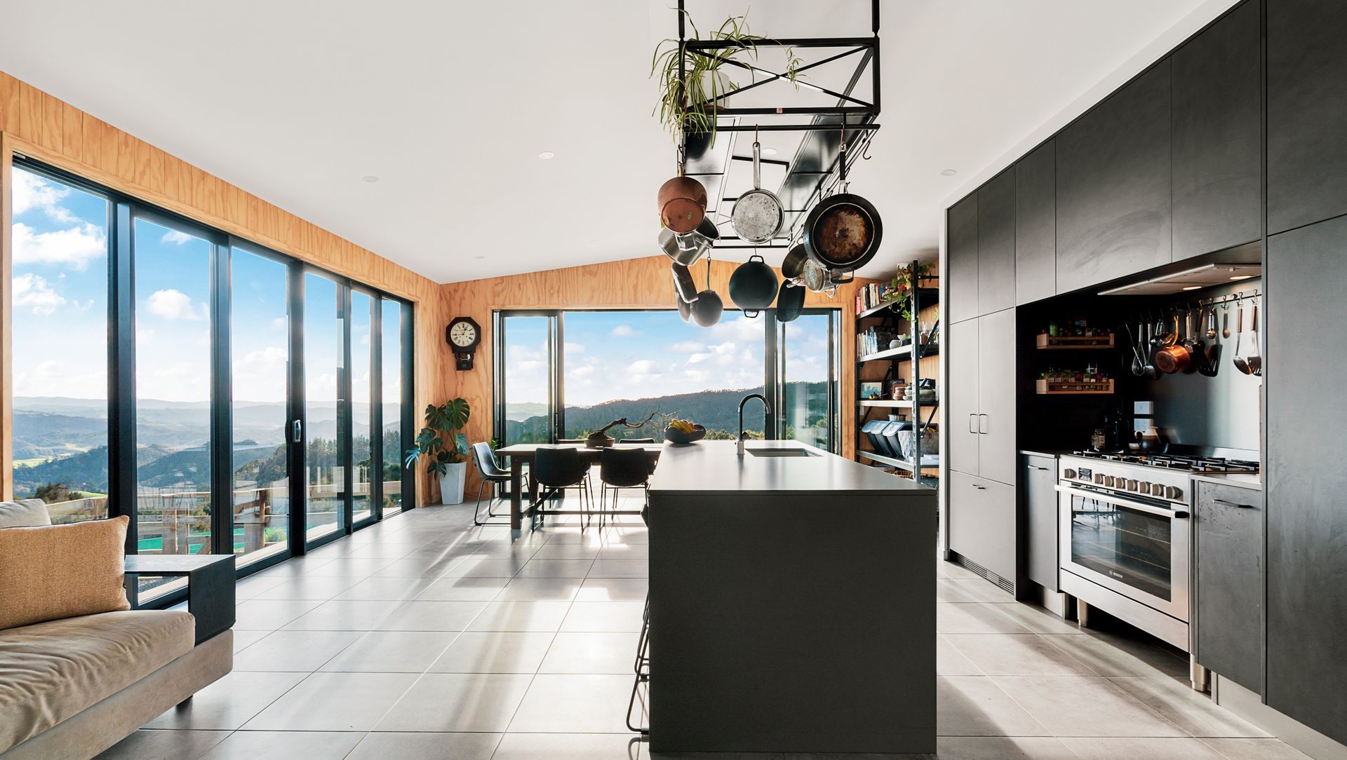 Martin Rd Residence, Kaeo banner
