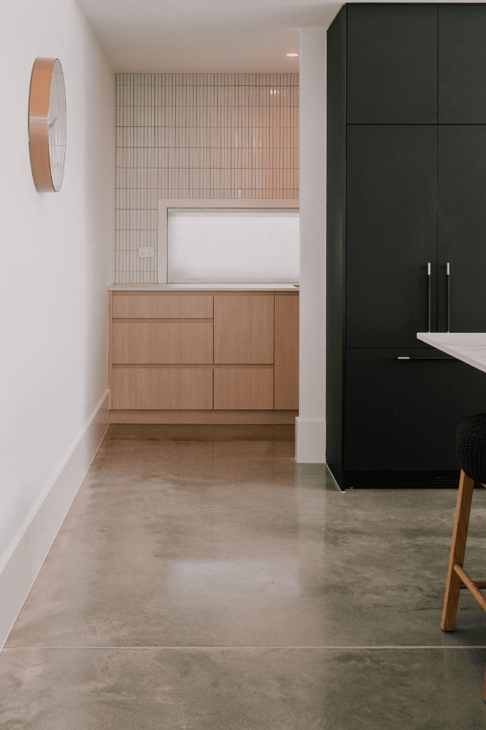 Vertical elements displayed with tile choice and Innotech Atira drawer placement