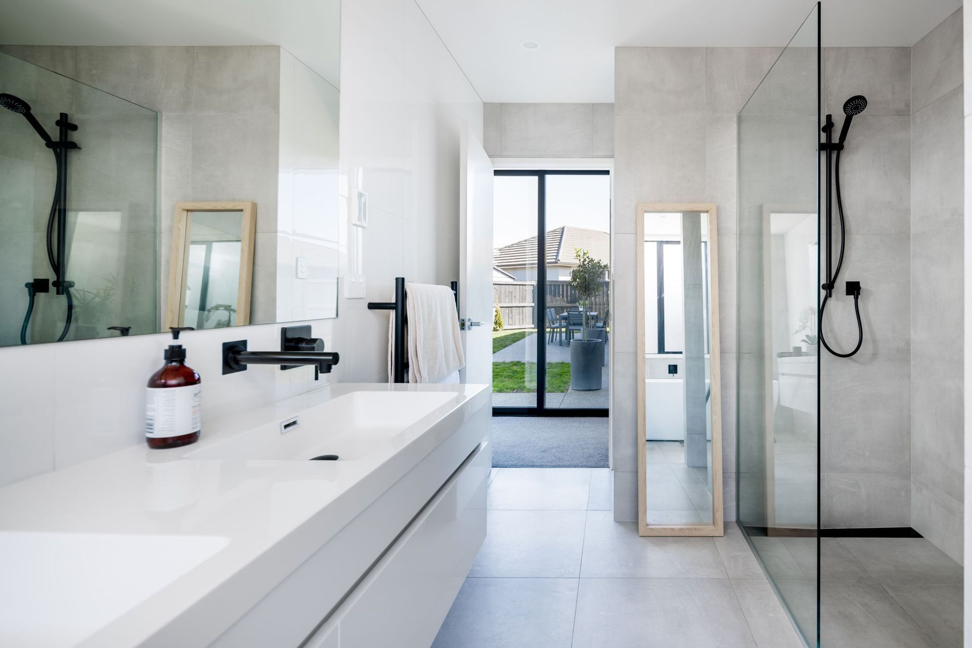 8-web-or-mls-5inHouseAR56303.jpg