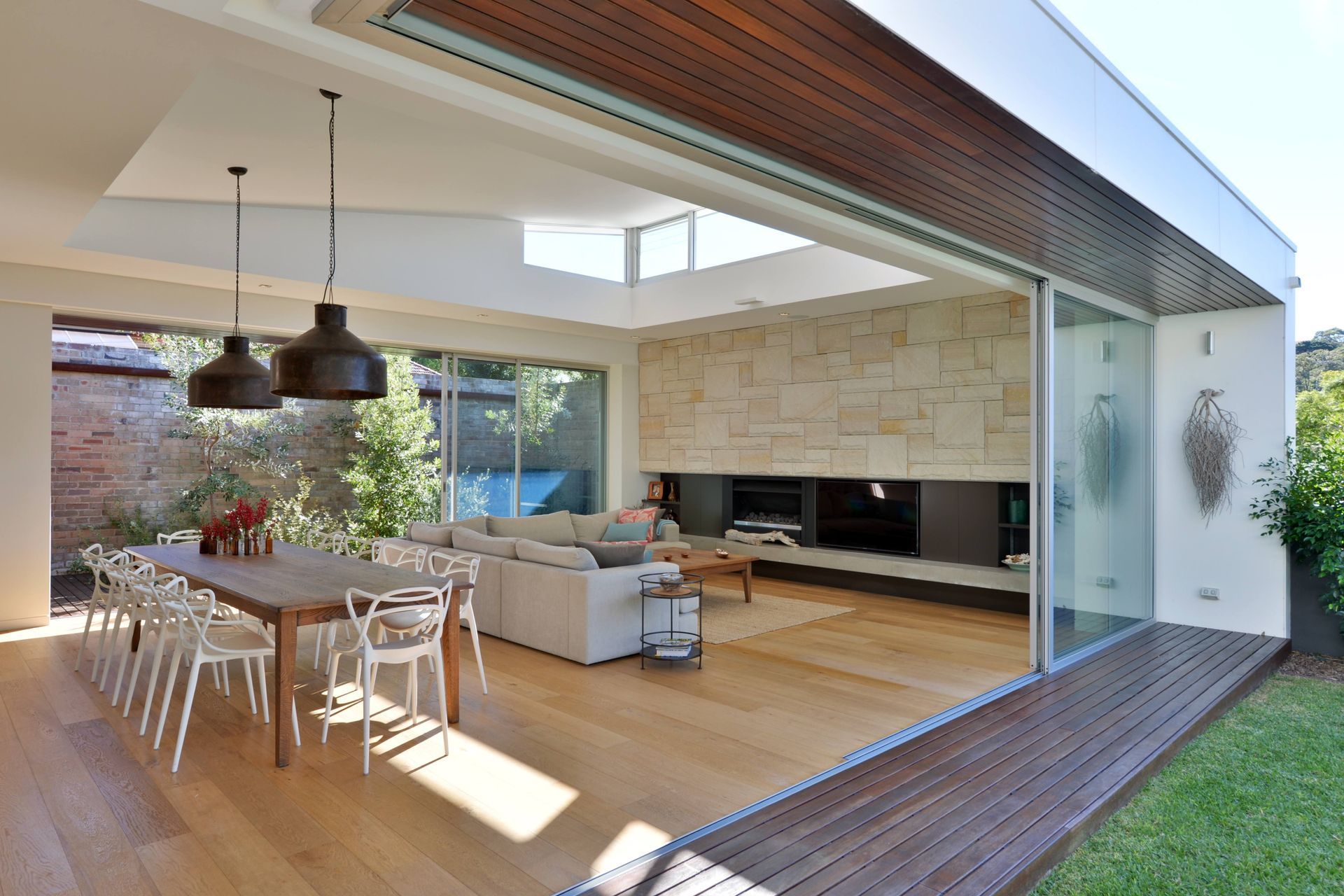 Carter St Bronte
