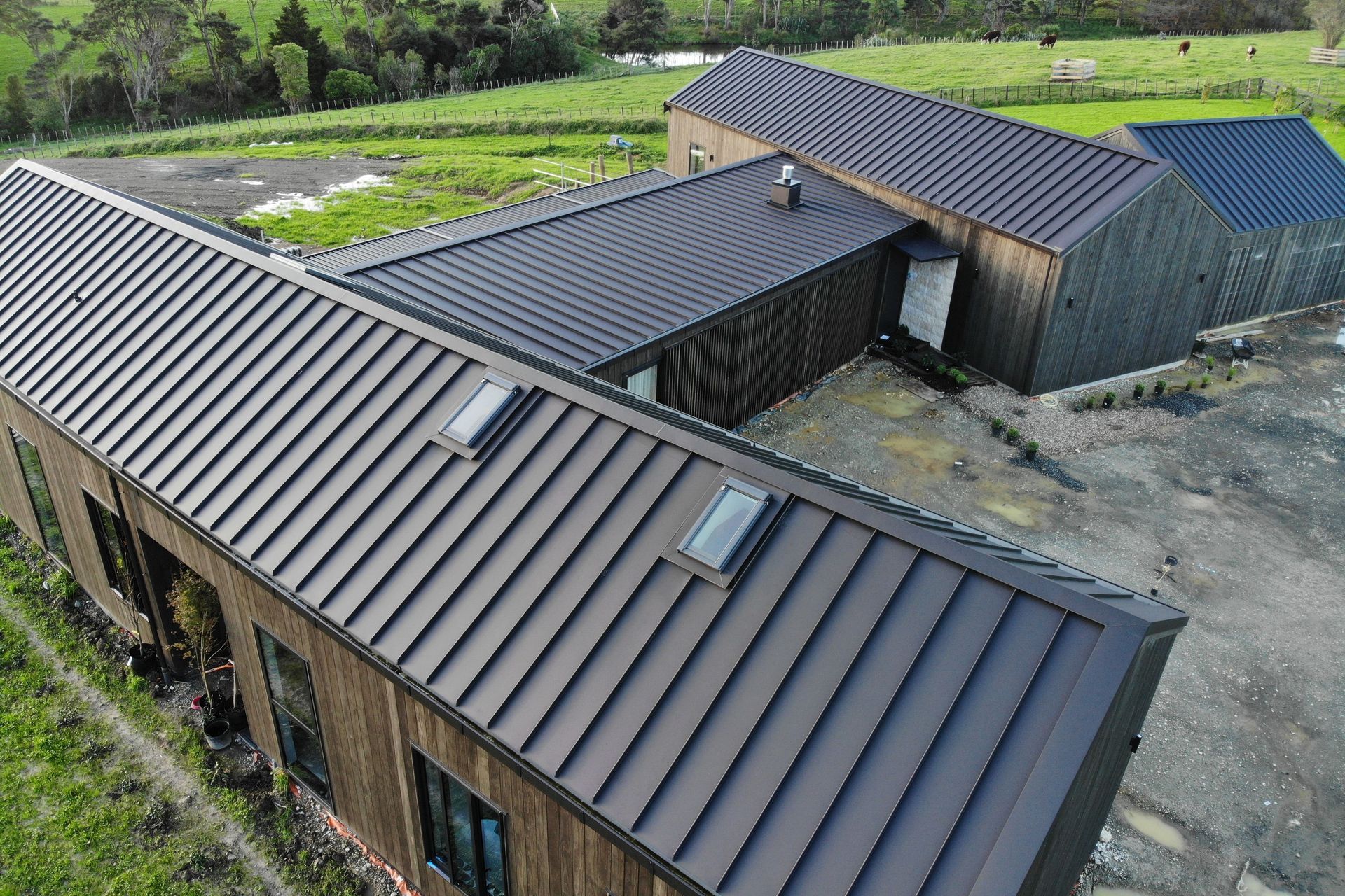 Euroclass-Roofing-Espan-470-Flaxpod-Matte-2.JPG