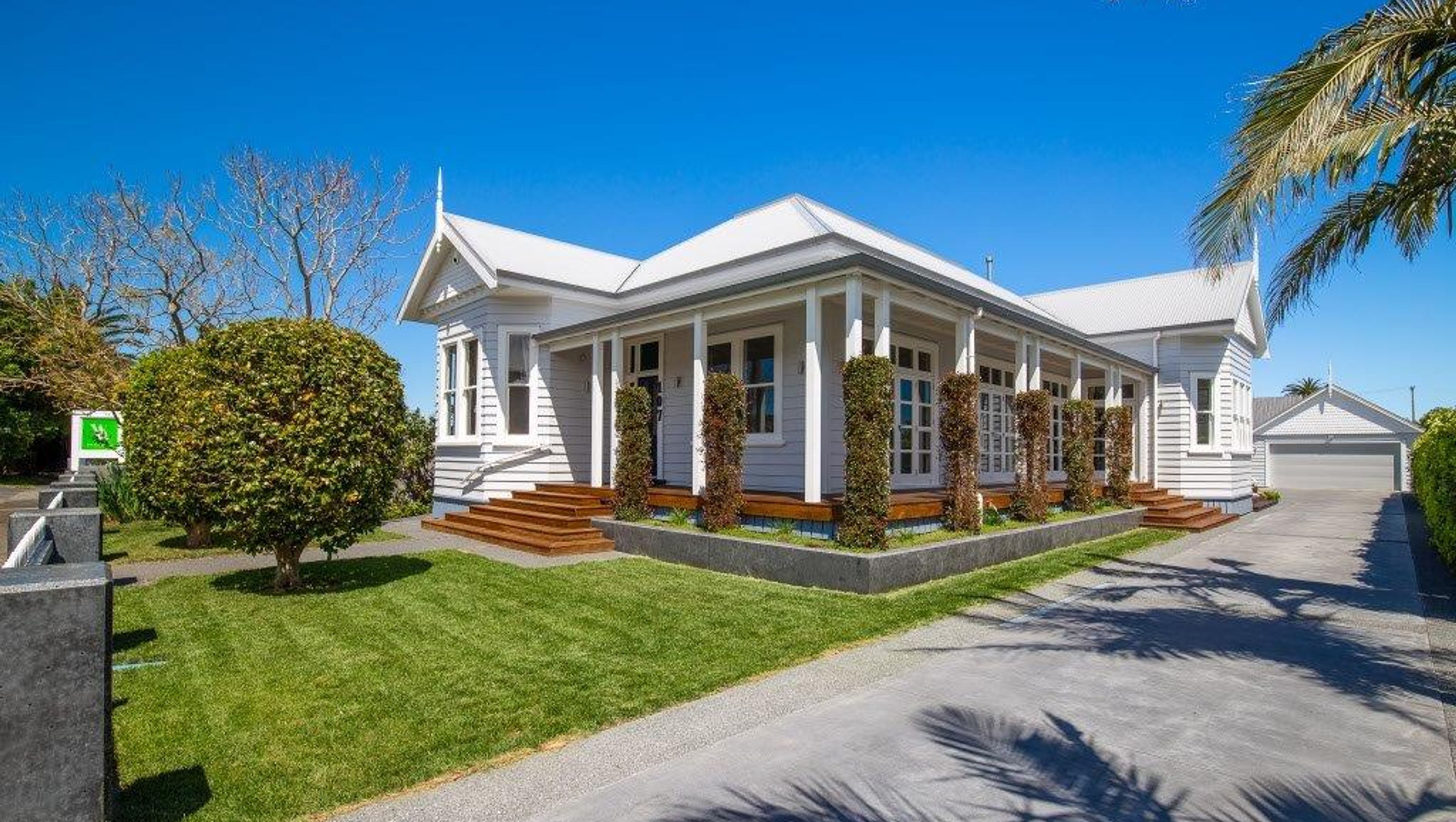 Thames Residence