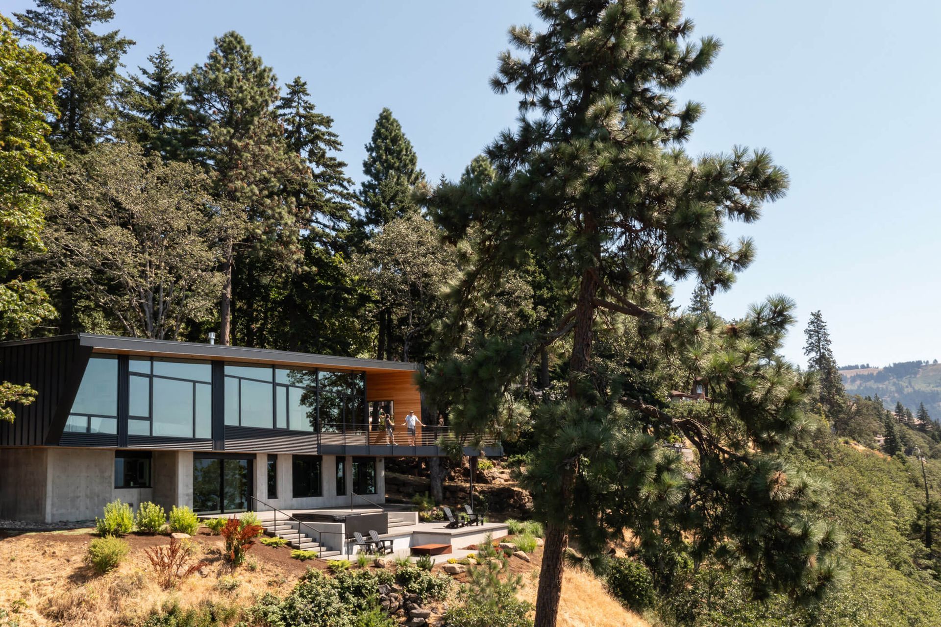 LS20250722whitesalmonhouse002.jpg