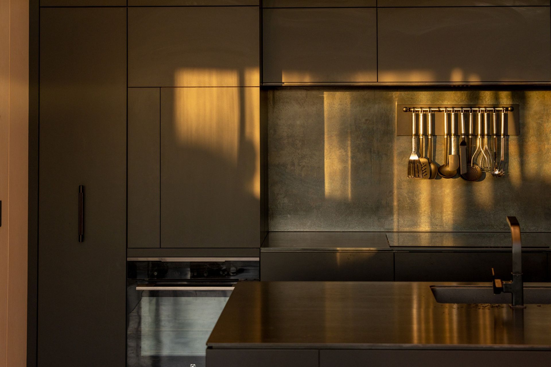 LyallBaykitchen-SpiceBuild.jpg