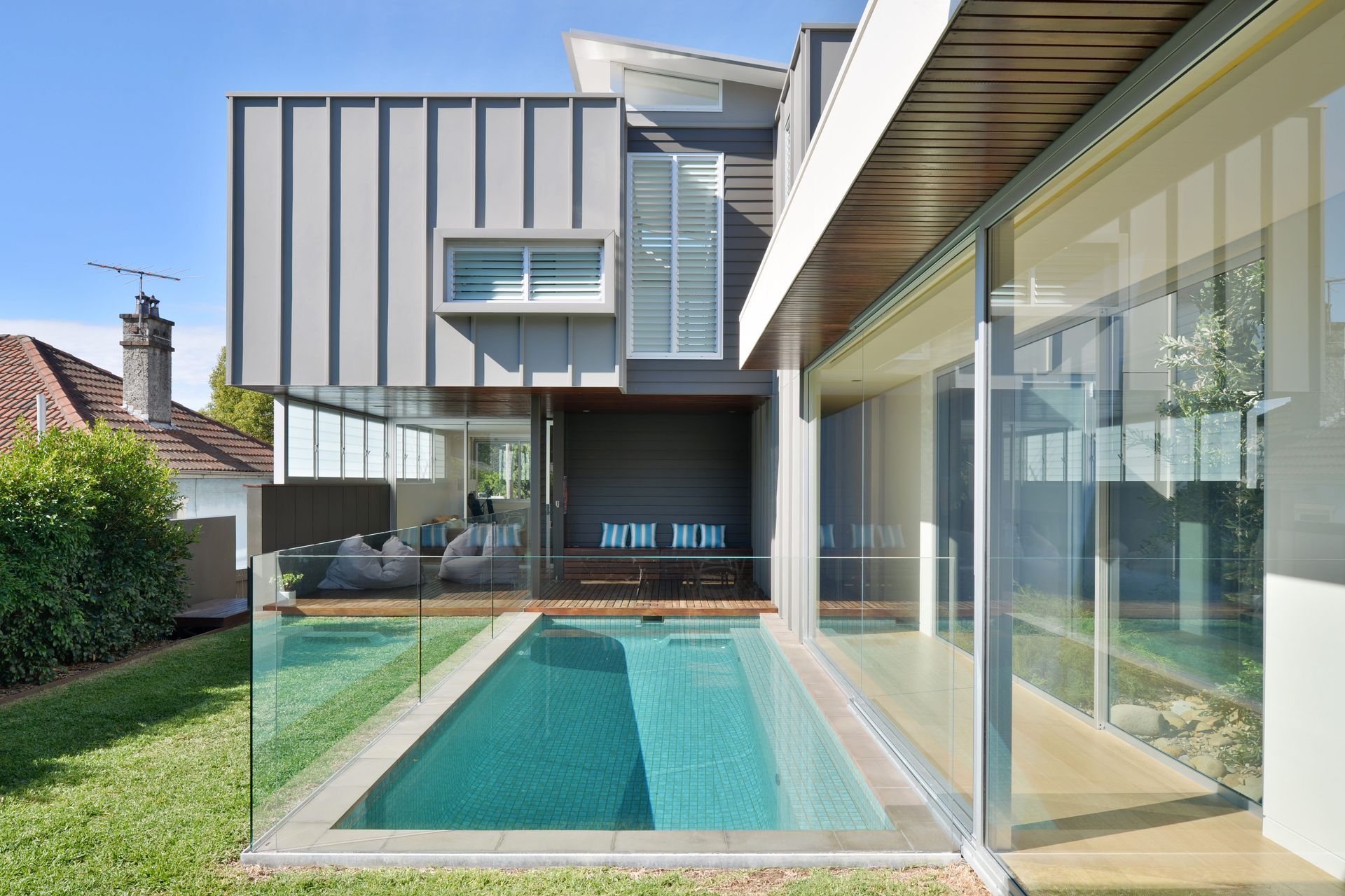 Carter St Bronte
