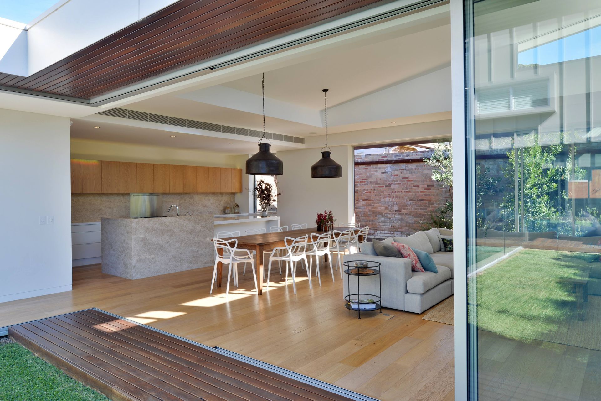 Carter St Bronte