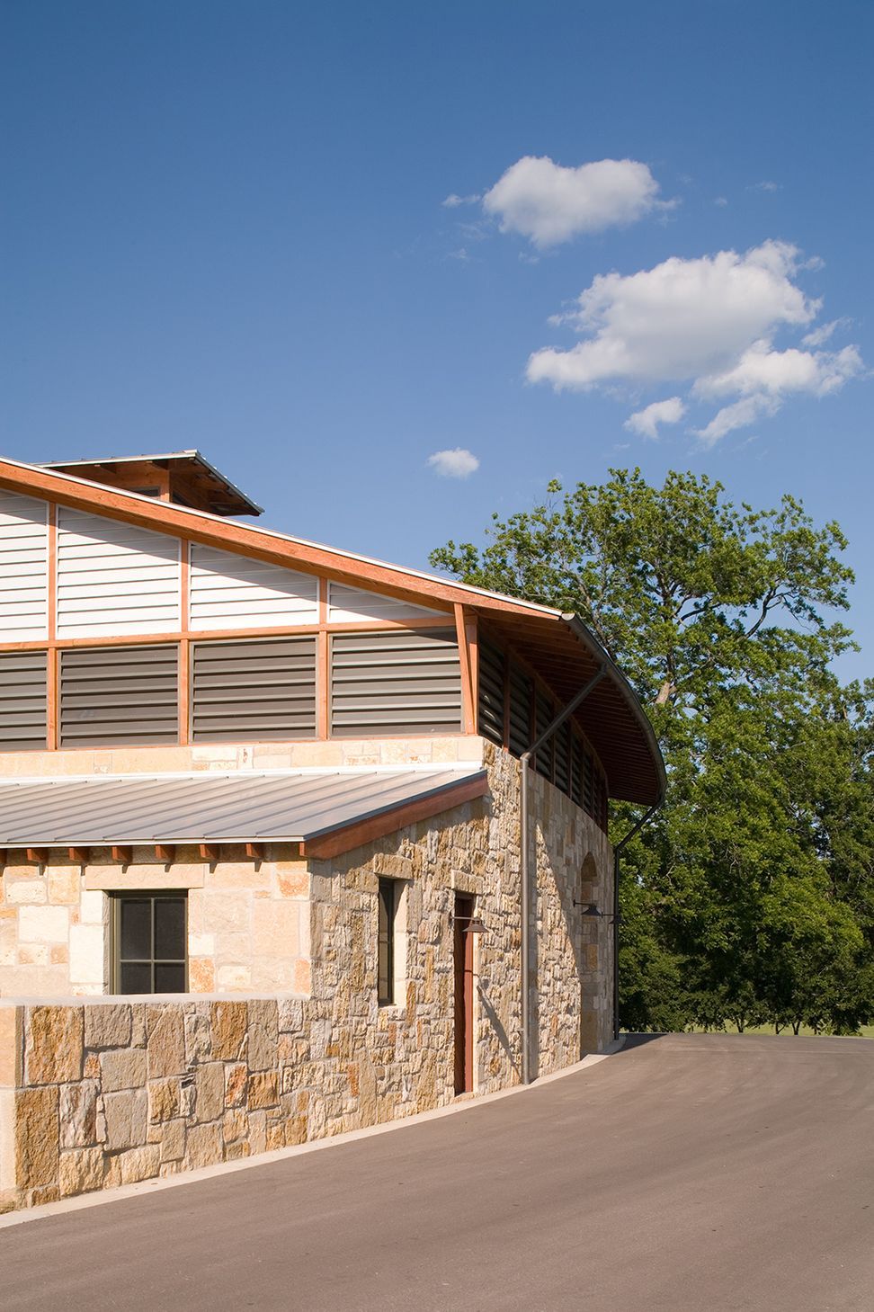 Moto-X-Barn-00006.jpg