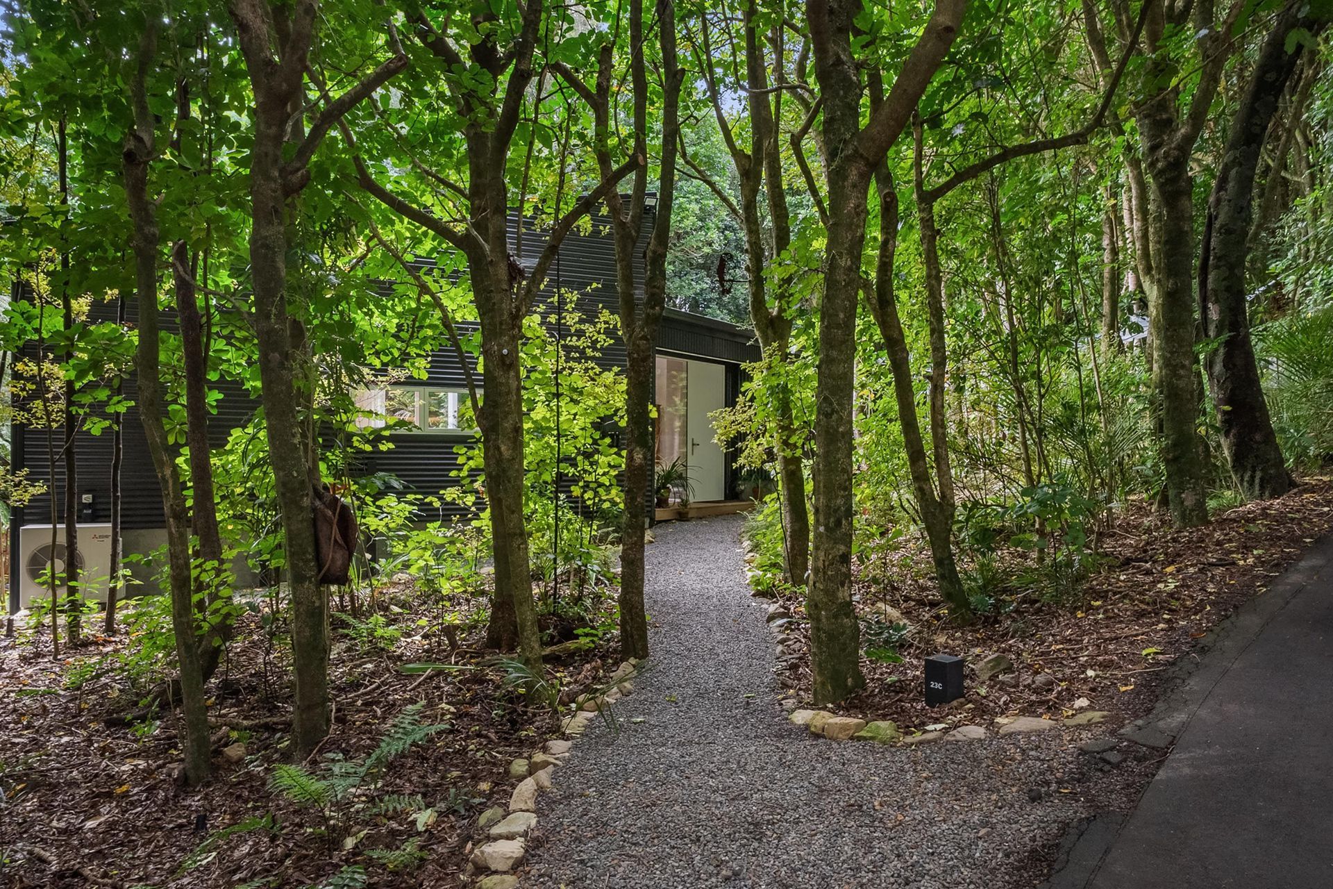Tree-house-entrance-pod-style.jpg