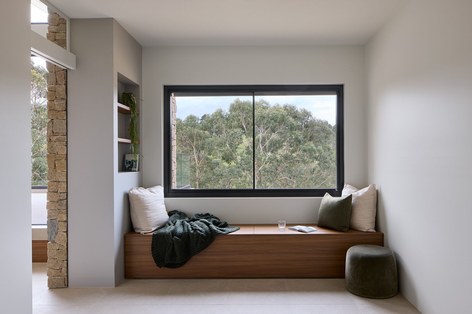 WhiskerArchitectureHillsideHomeTatjanaPlitt610.jpg