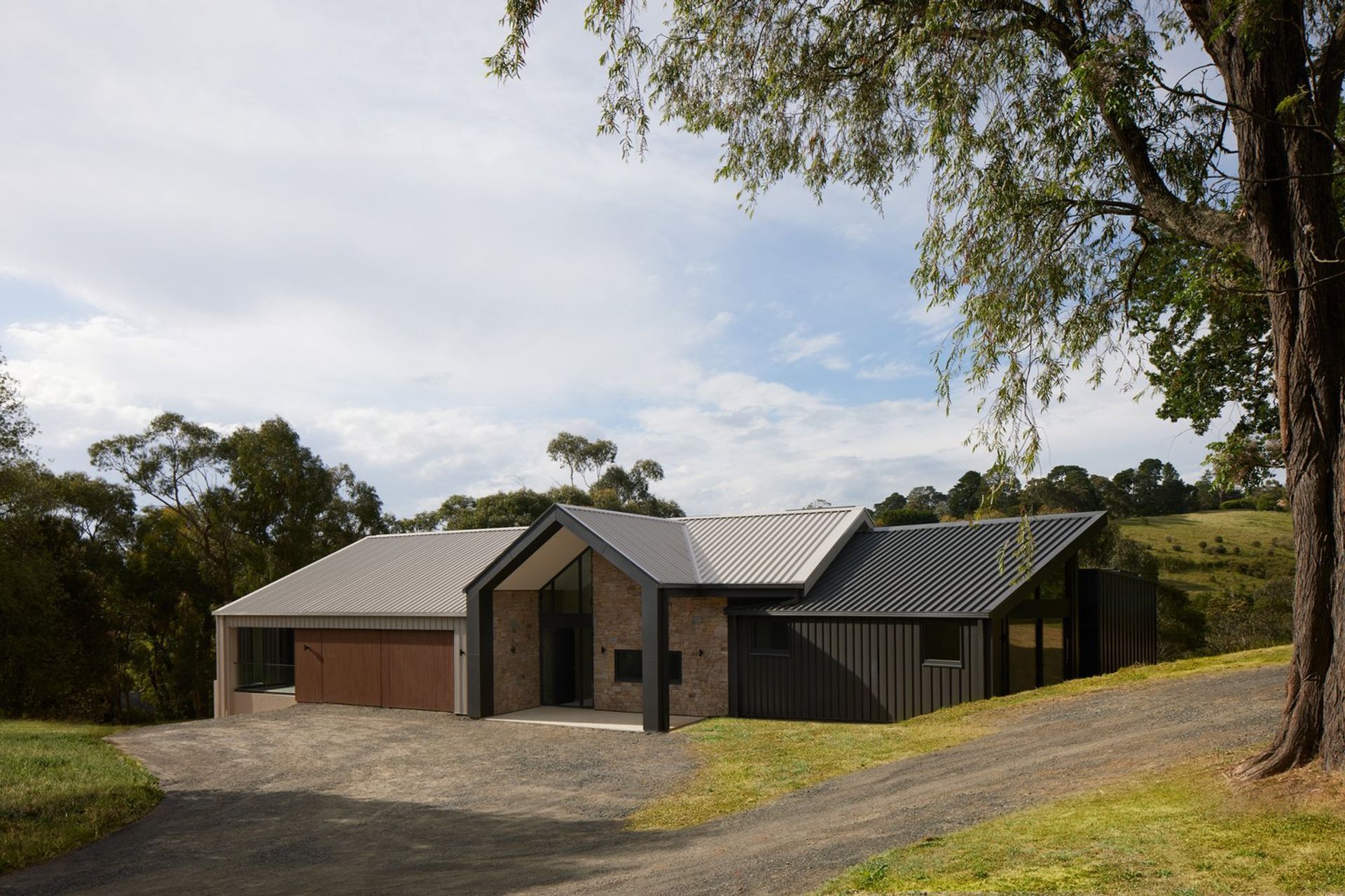 WhiskerArchitectureHillsideHomeTatjanaPlitt749.jpg