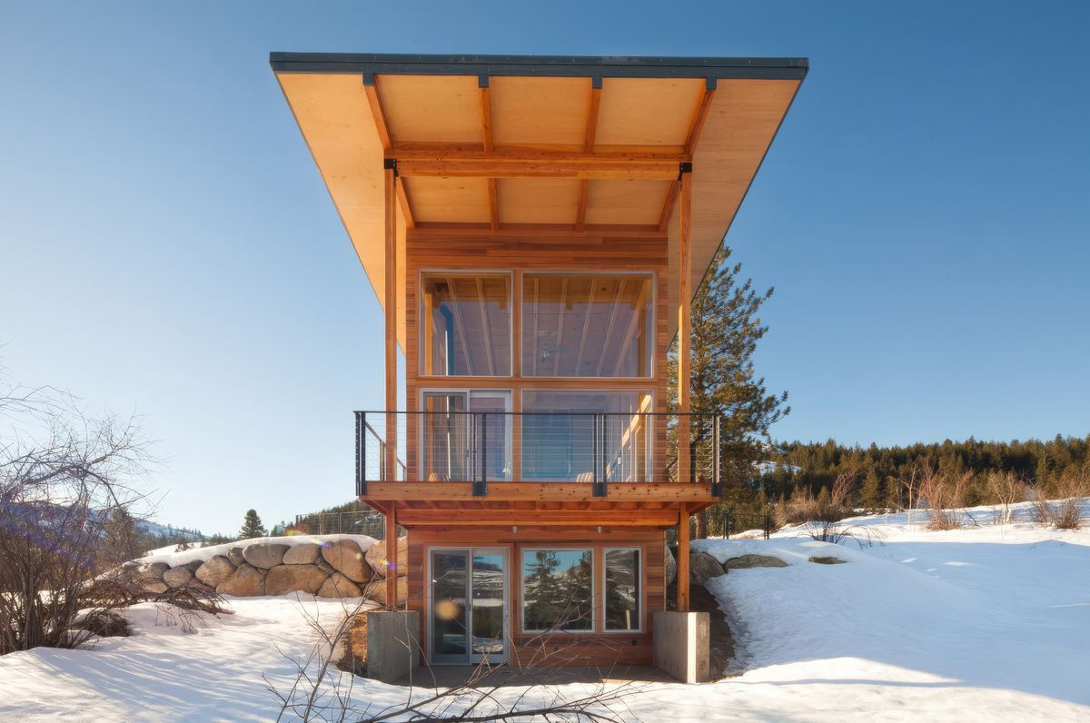 Red Tail Cabin